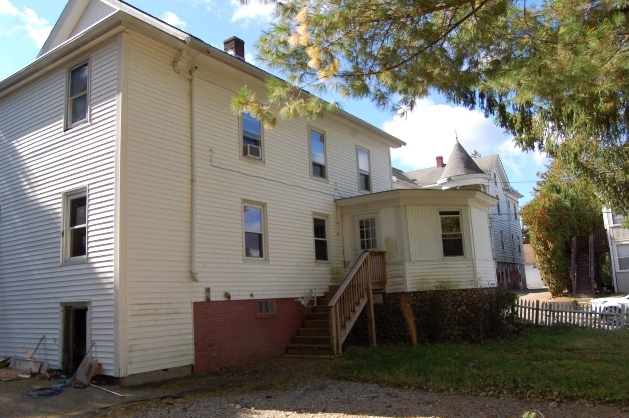 Multi Family at 67 Mechanic St., Spencer MA 01562, photo 3 of 17