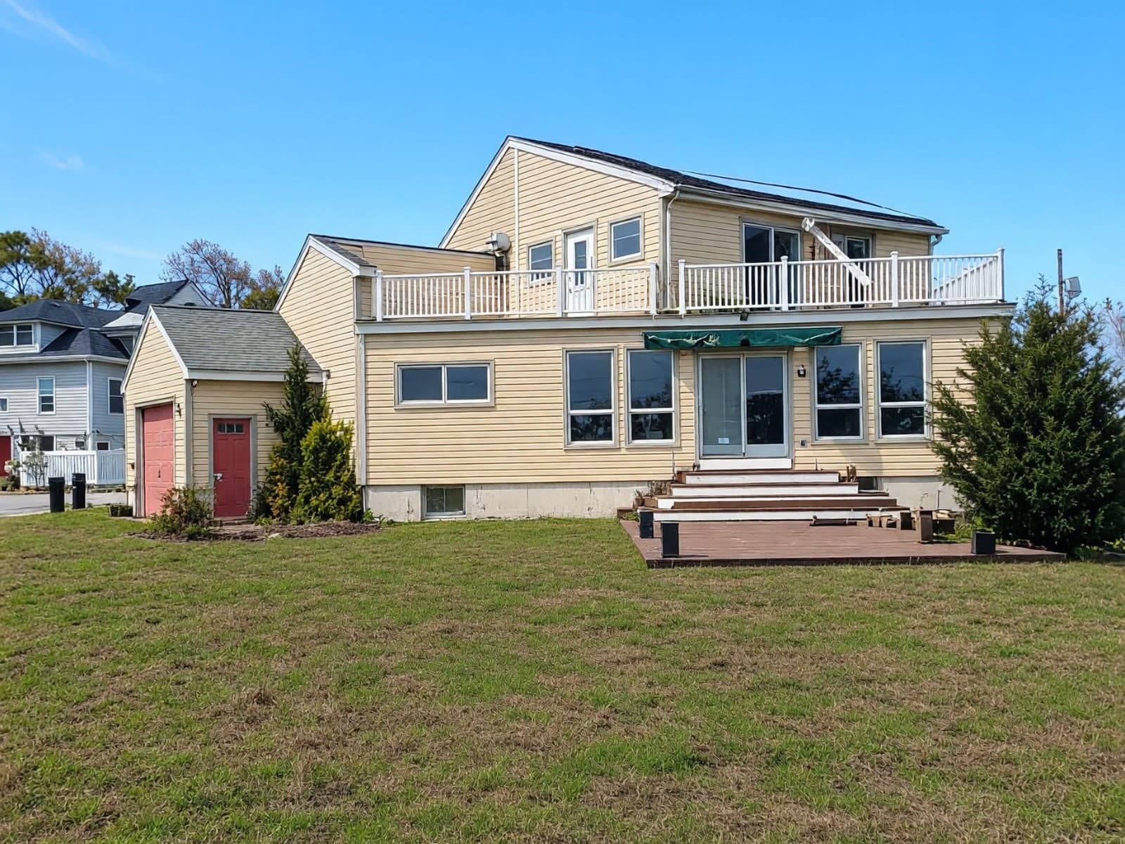 Single Family Residence at 15 Bay St, Hull MA 02045, photo 2 of 8