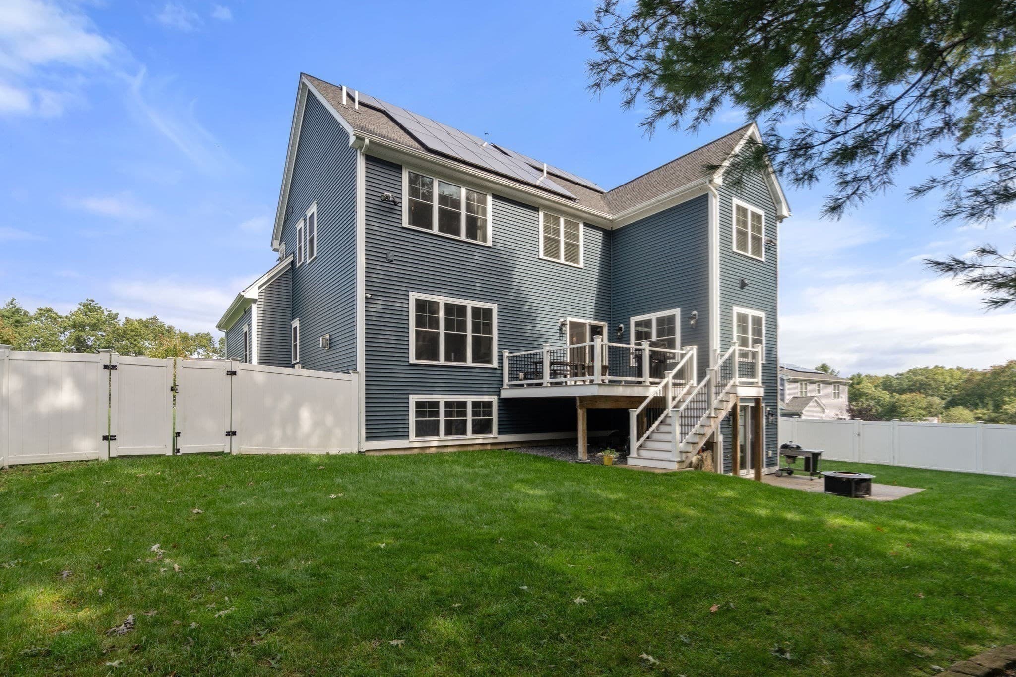 Single Family Residence at 19 Pass Farm Rd, Attleboro MA 02703, photo 35 of 42