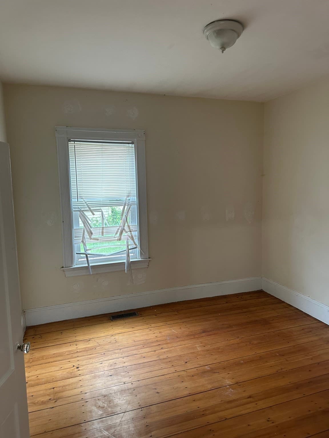 2 Family - 2 Units Up/Down at 16 Preston Street, Millville MA 01529, photo 5 of 18