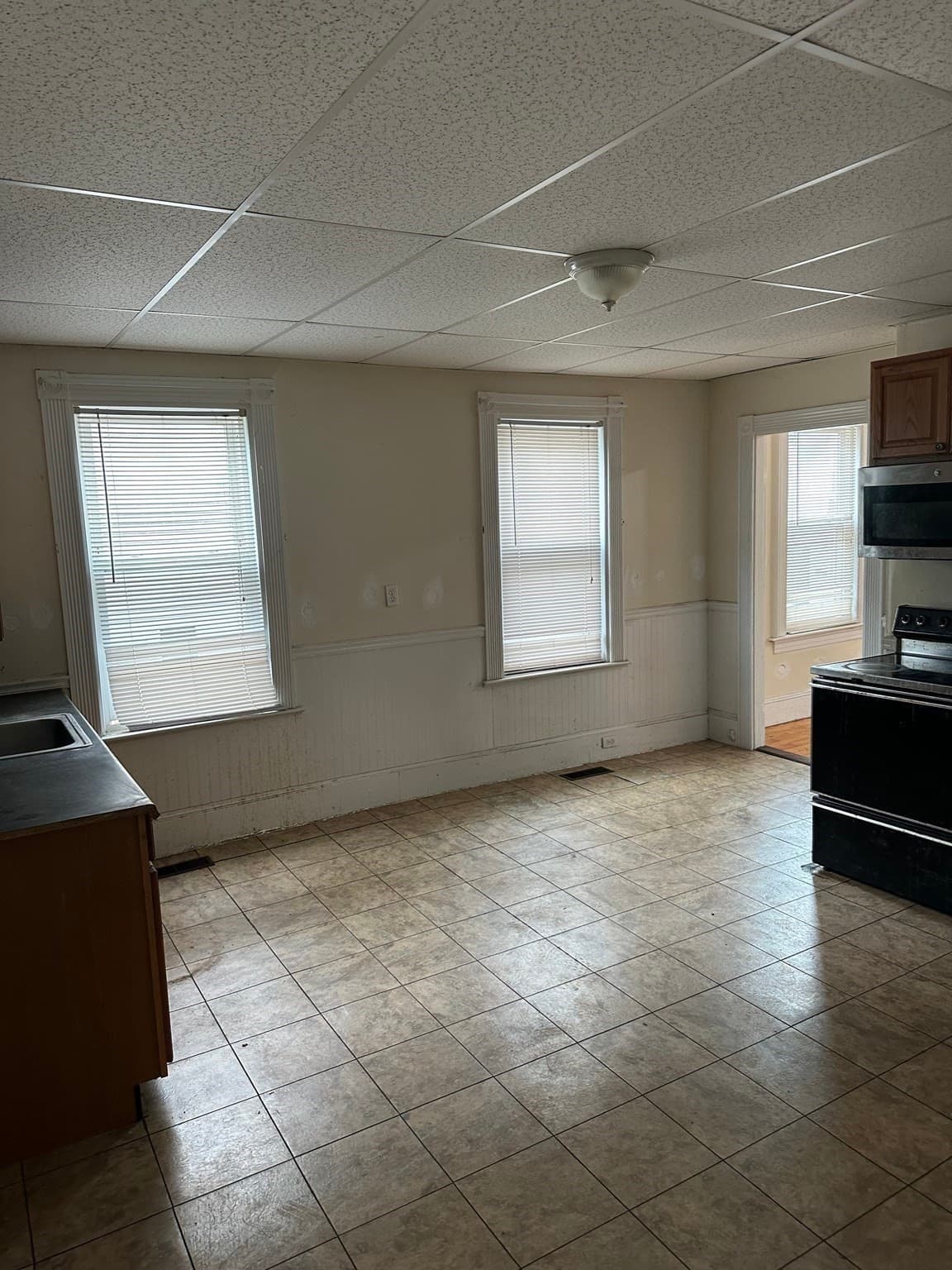2 Family - 2 Units Up/Down at 16 Preston Street, Millville MA 01529, photo 10 of 18