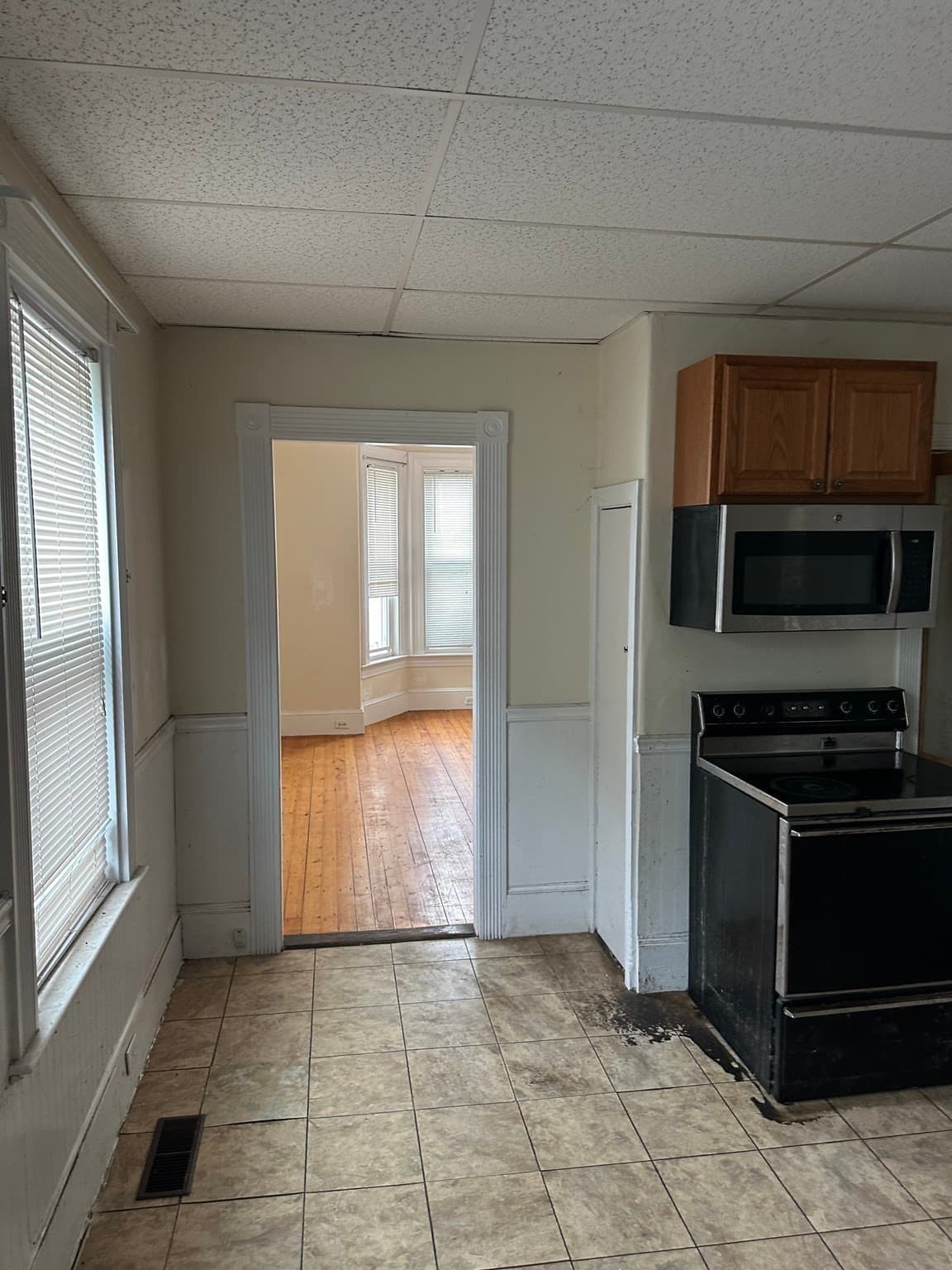 2 Family - 2 Units Up/Down at 16 Preston Street, Millville MA 01529, photo 11 of 18