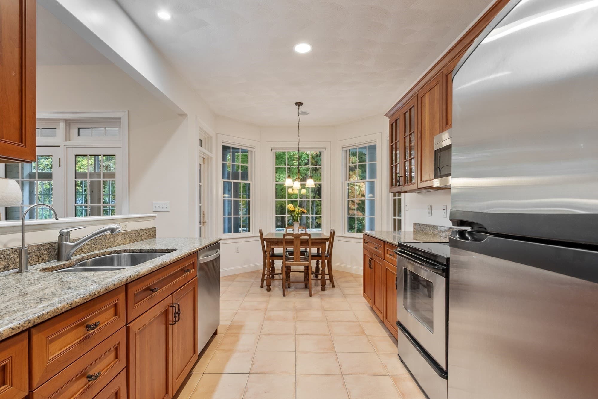 Single Family Residence at 2 Greenbrier Rd,, Manchester MA 01944, photo 6 of 26