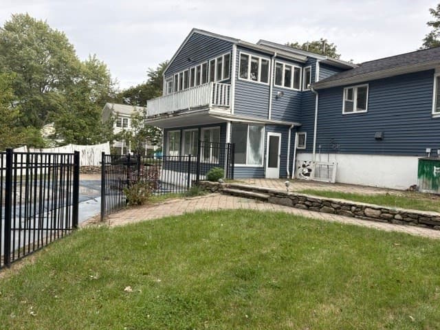 Single Family Residence at 26 Red Barn Rd, Wayland MA 01778, photo 3 of 22