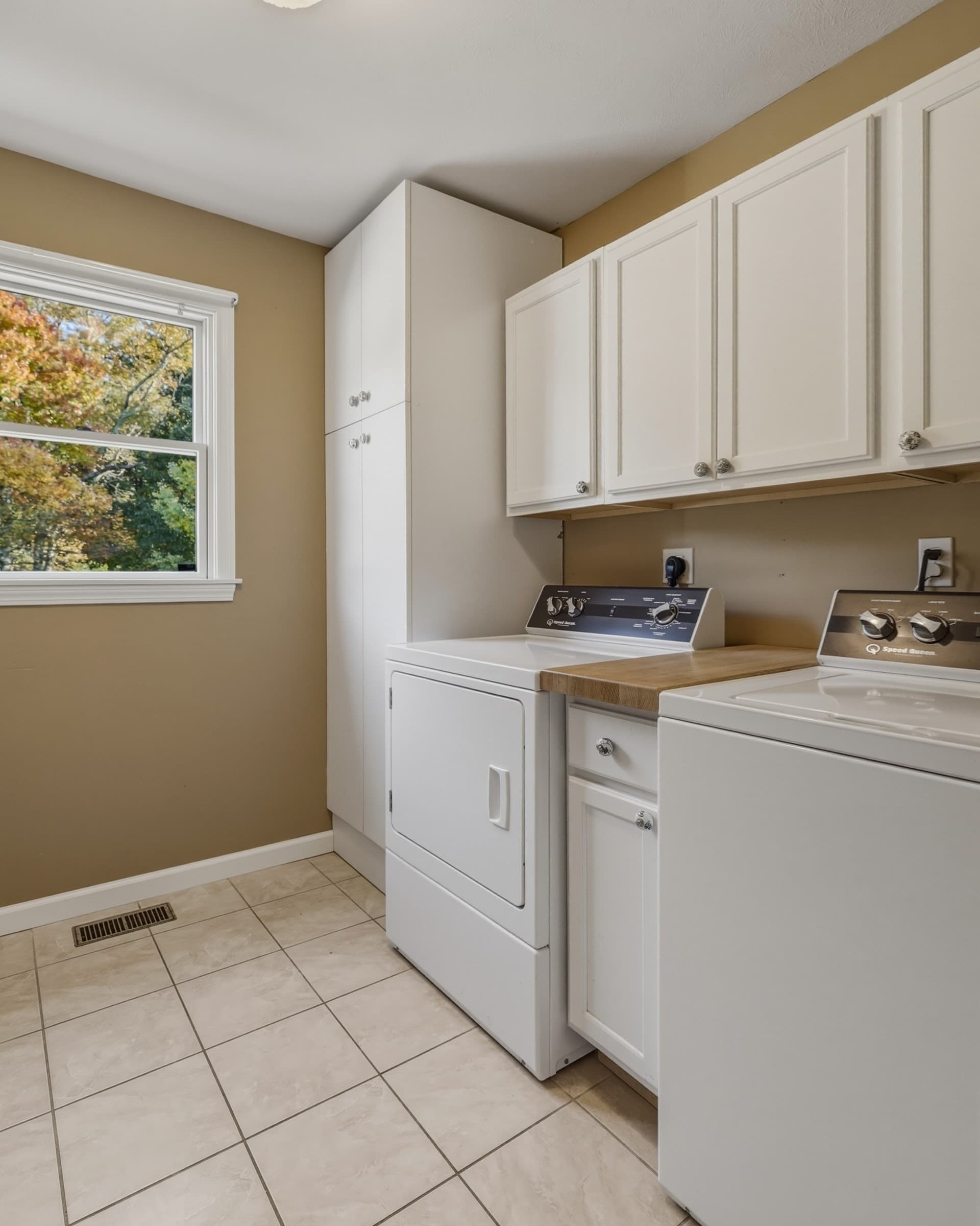 Single Family Residence at 391 Bardwell St, Belchertown MA 01007, photo 14 of 41