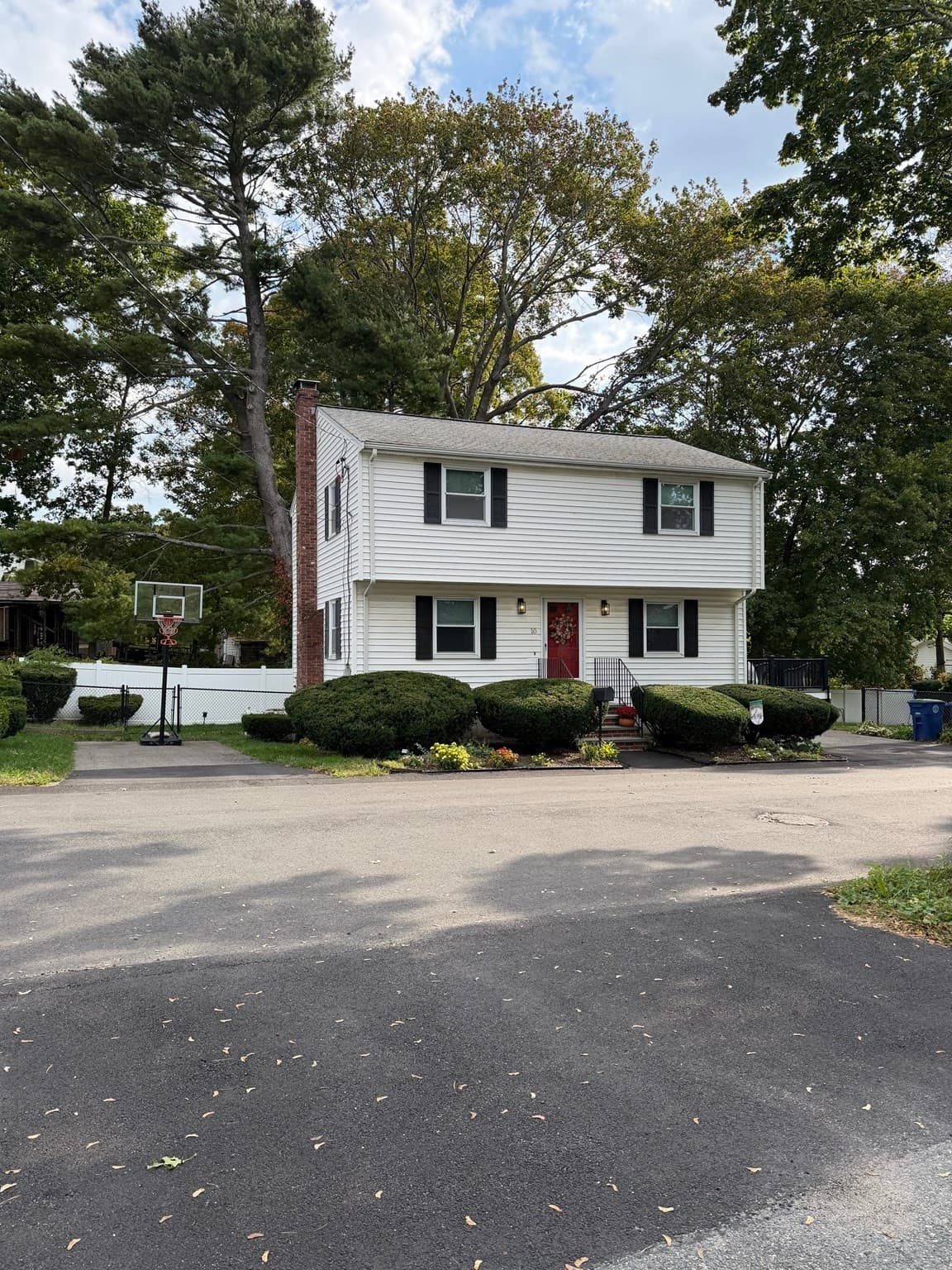 Single Family Residence at 10 Autumn St, Braintree MA 02184, photo 3 of 34