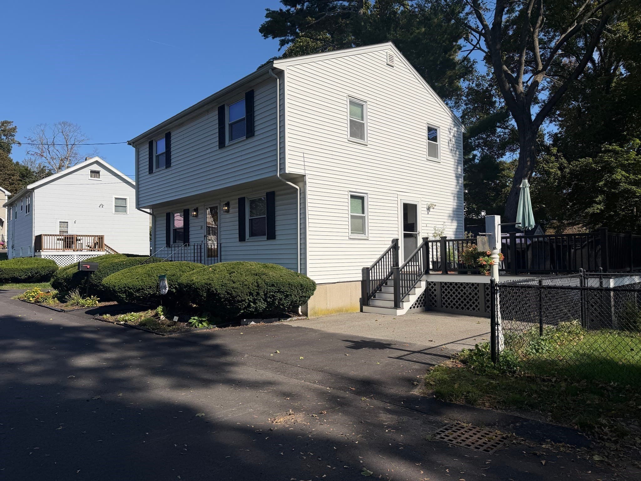 Single Family Residence at 10 Autumn St, Braintree MA 02184, photo 5 of 34