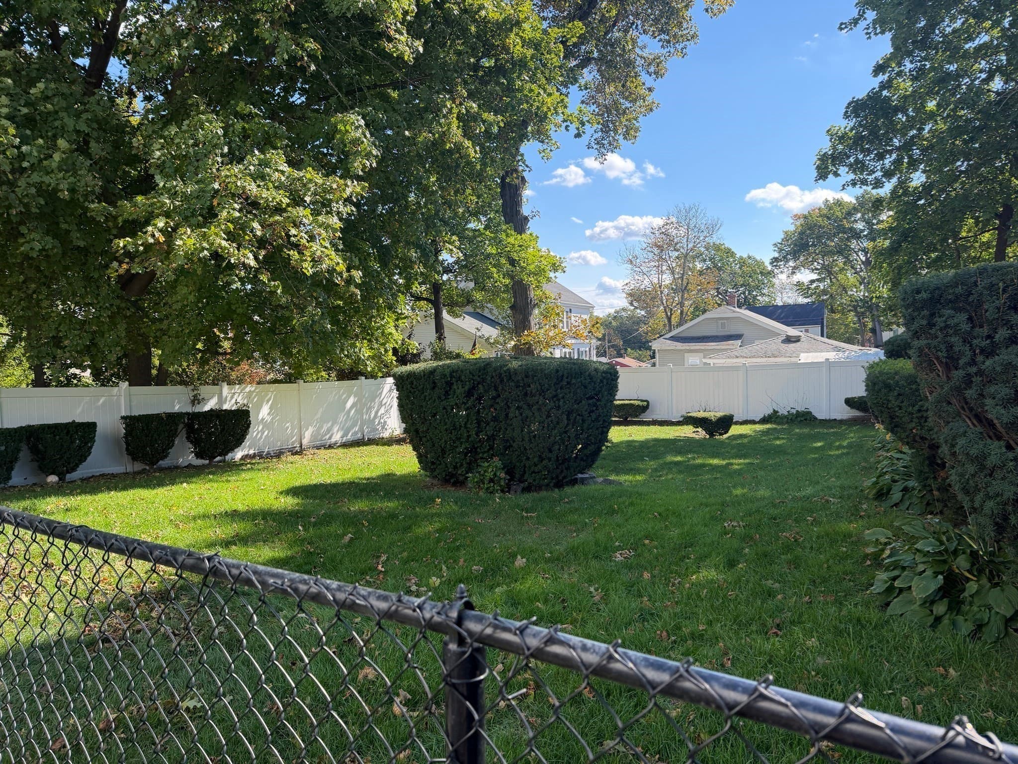 Single Family Residence at 10 Autumn St, Braintree MA 02184, photo 10 of 34