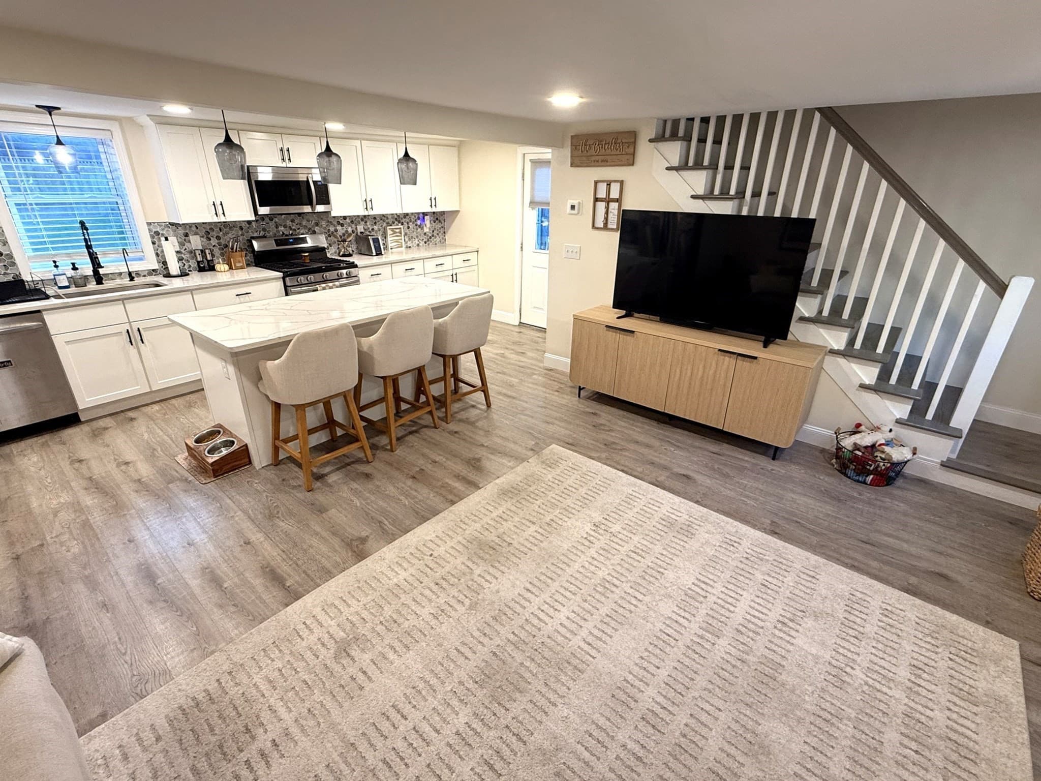 Single Family Residence at 288 Sanford Rd, Westport MA 02790, photo 6 of 26