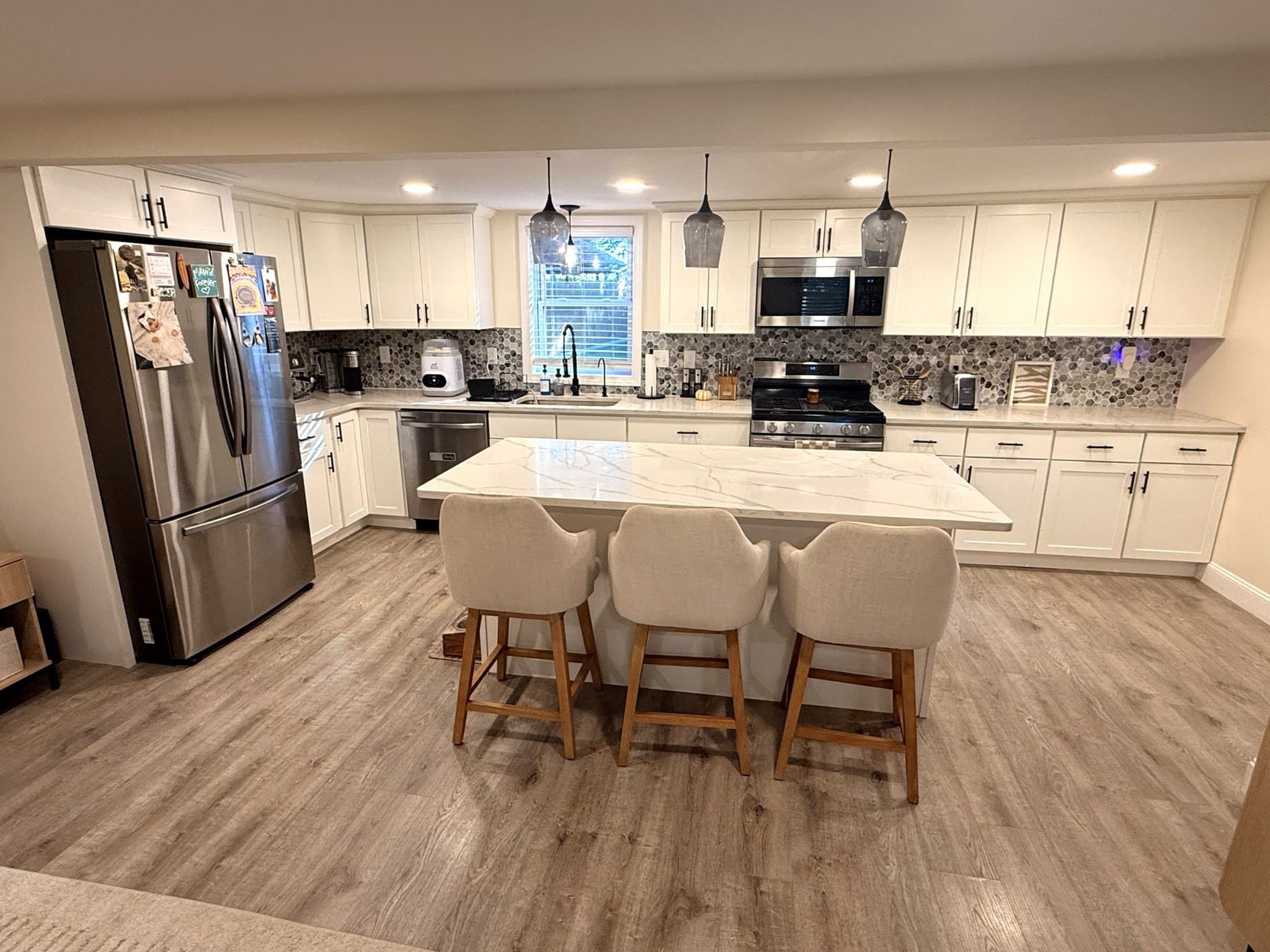 Single Family Residence at 288 Sanford Rd, Westport MA 02790, photo 7 of 26