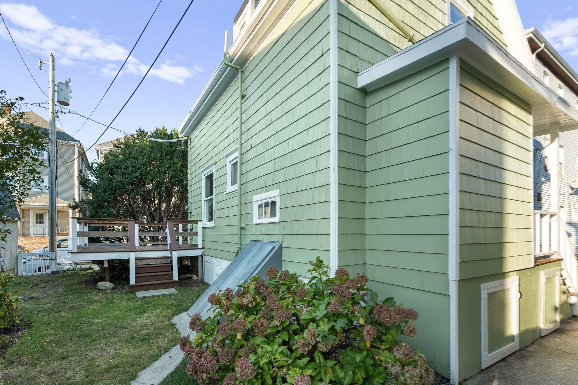 Single Family Residence at 260 Phillips Ave, New Bedford MA 02746, photo 29 of 34