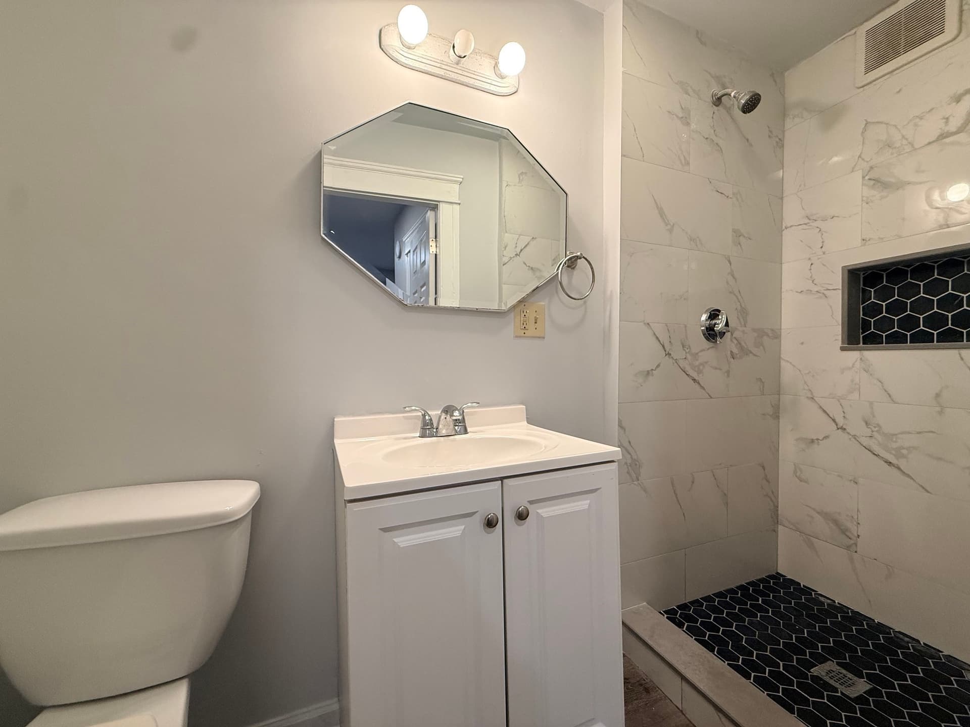 Apartment at 18 Ellsworth St # 1, Worcester MA 01610, photo 6 of 11