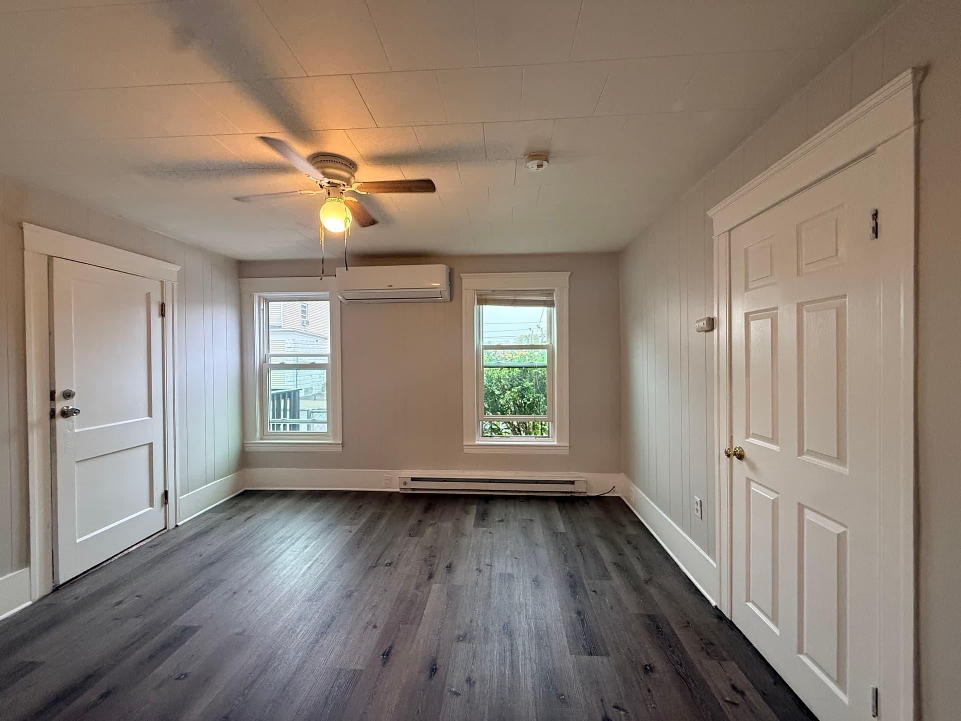 Apartment at 18 Ellsworth St # 1, Worcester MA 01610, photo 3 of 11