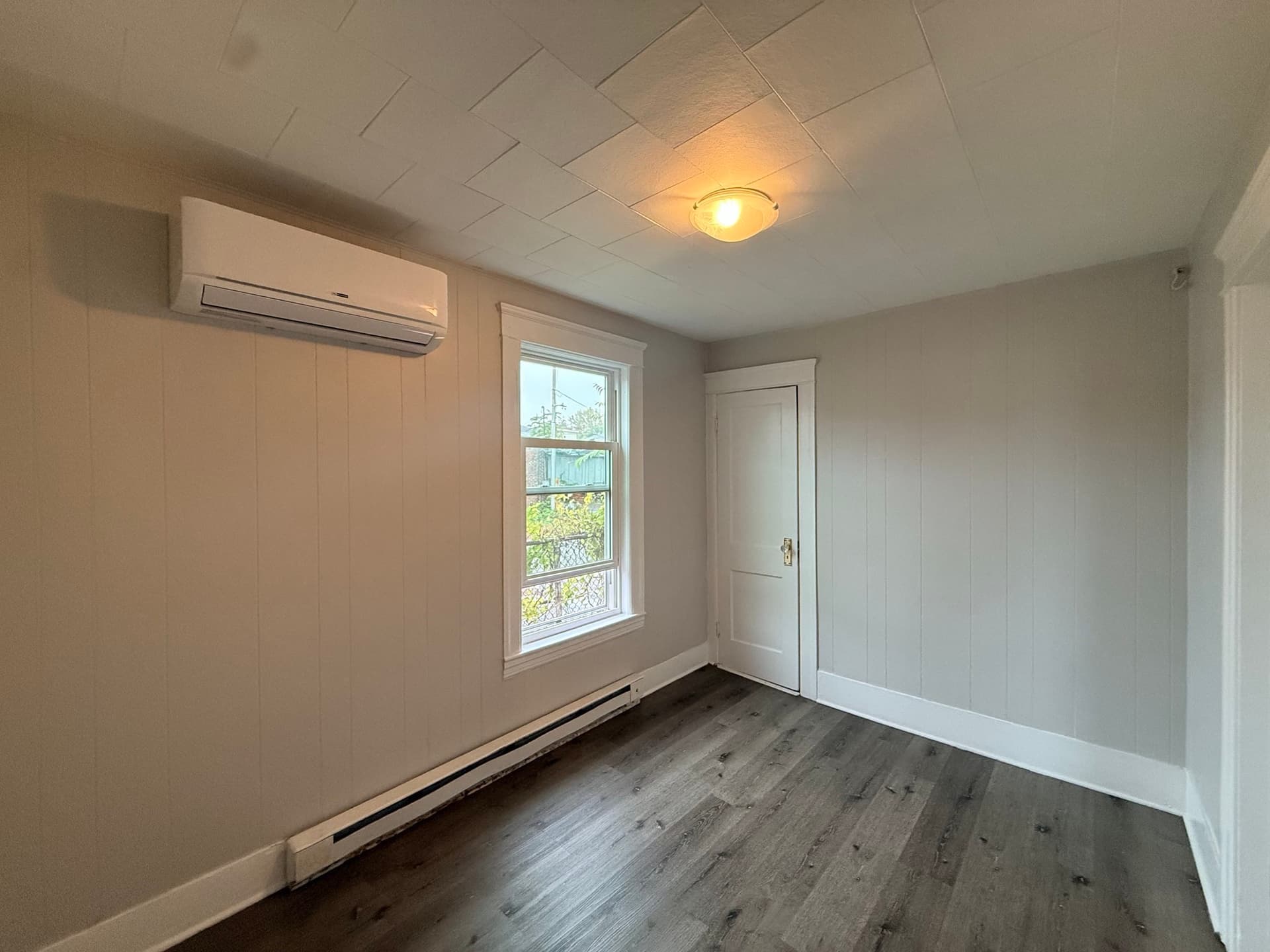 Apartment at 18 Ellsworth St # 1, Worcester MA 01610, photo 9 of 11