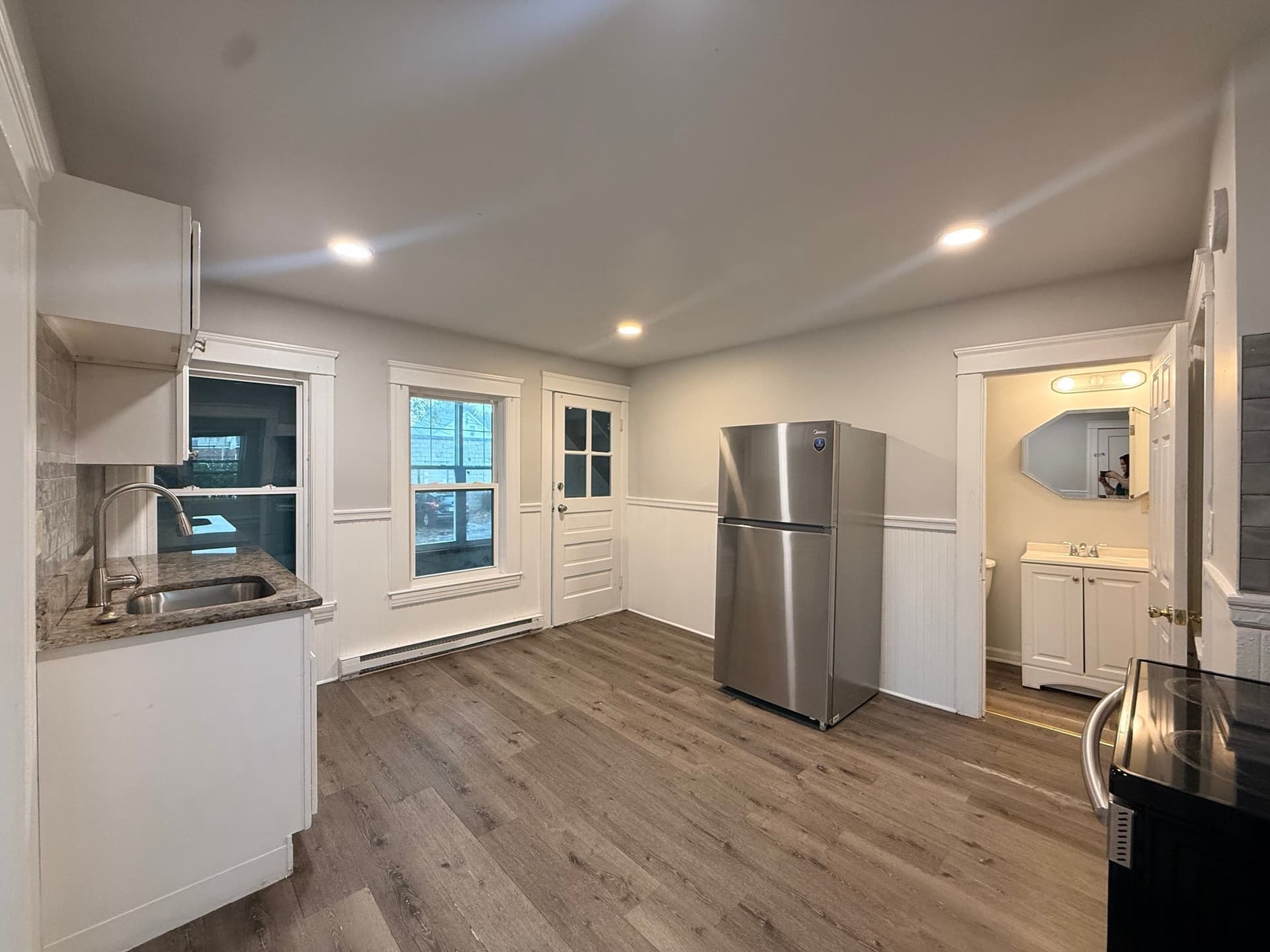 Apartment at 18 Ellsworth St # 1, Worcester MA 01610, photo 4 of 11