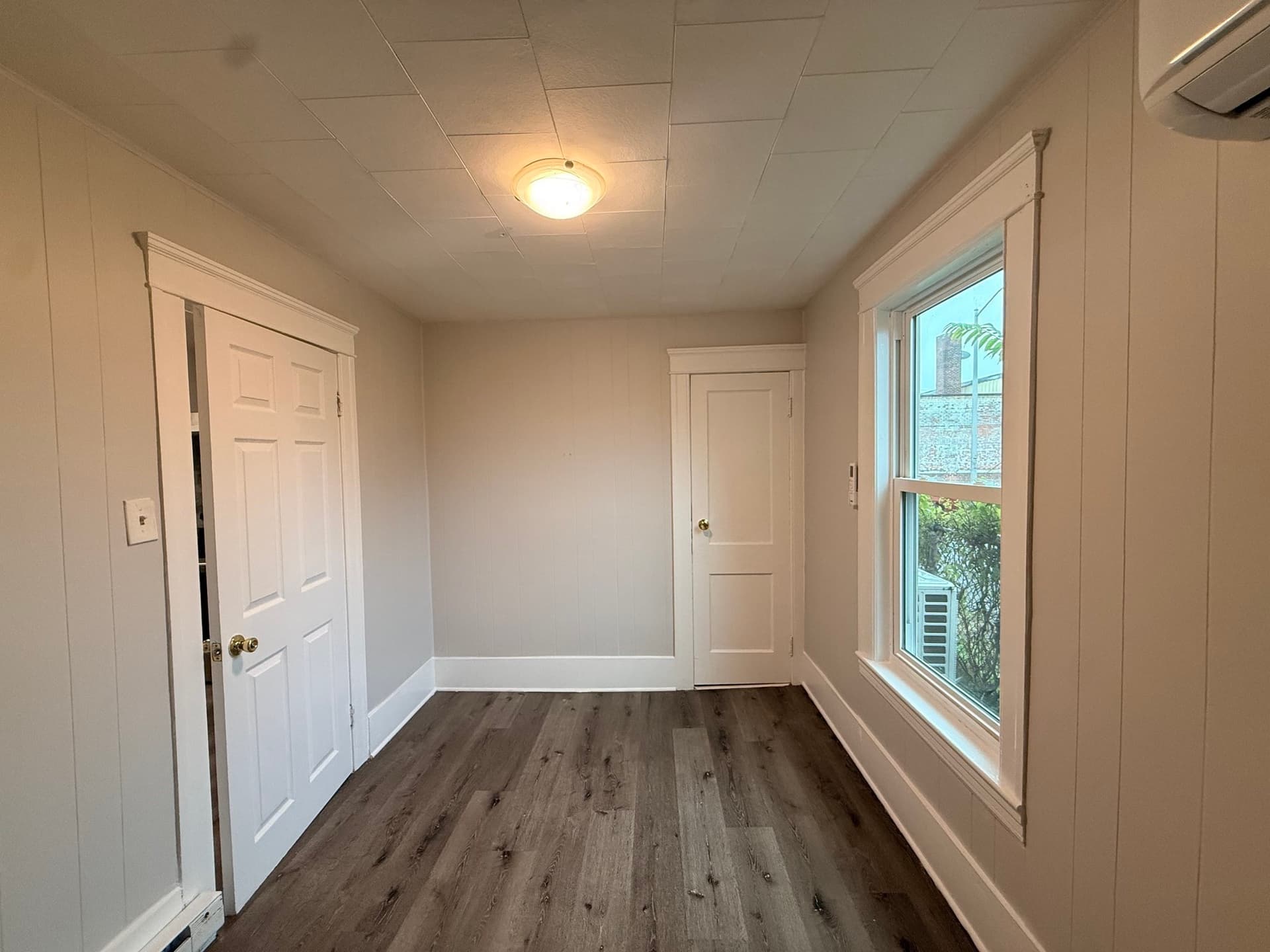 Apartment at 18 Ellsworth St # 1, Worcester MA 01610, photo 8 of 11