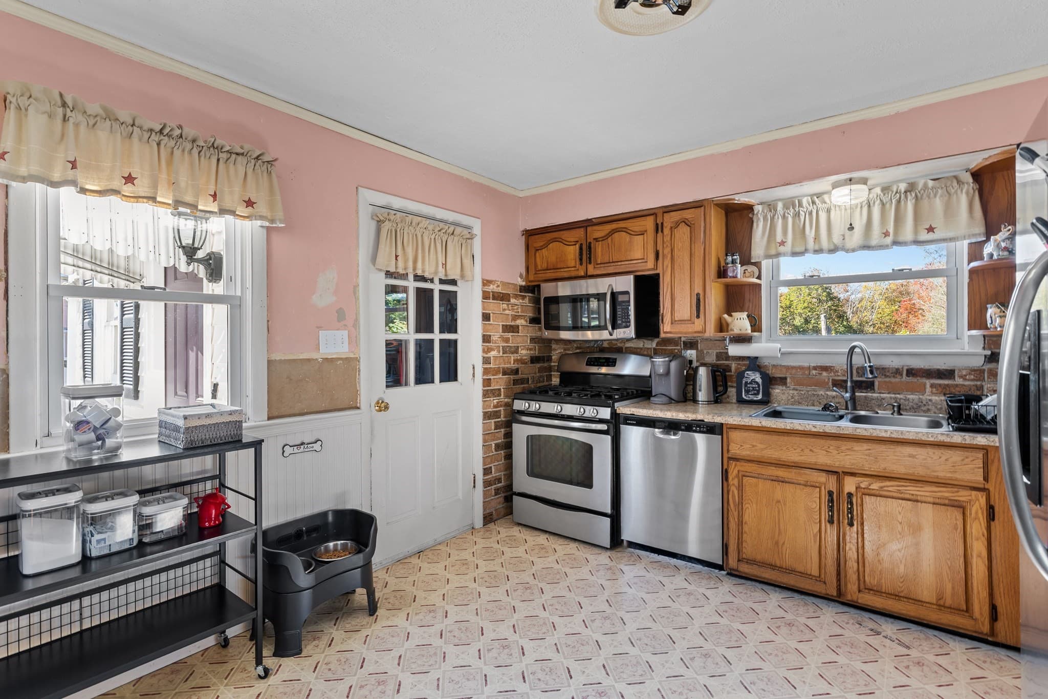 Single Family Residence at 216 S St E, Raynham MA 02767, photo 12 of 26