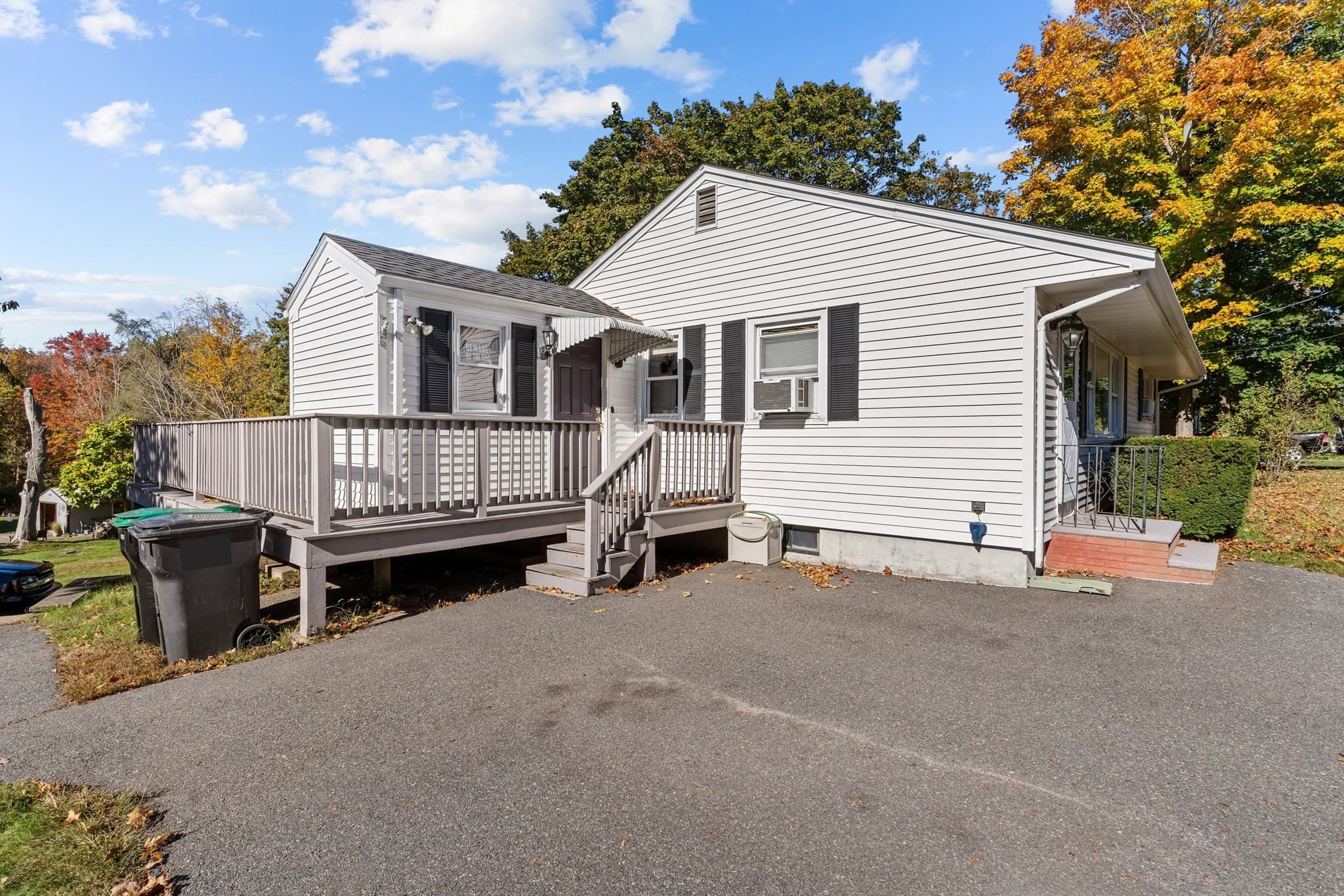 Single Family Residence at 216 S St E, Raynham MA 02767, photo 5 of 26