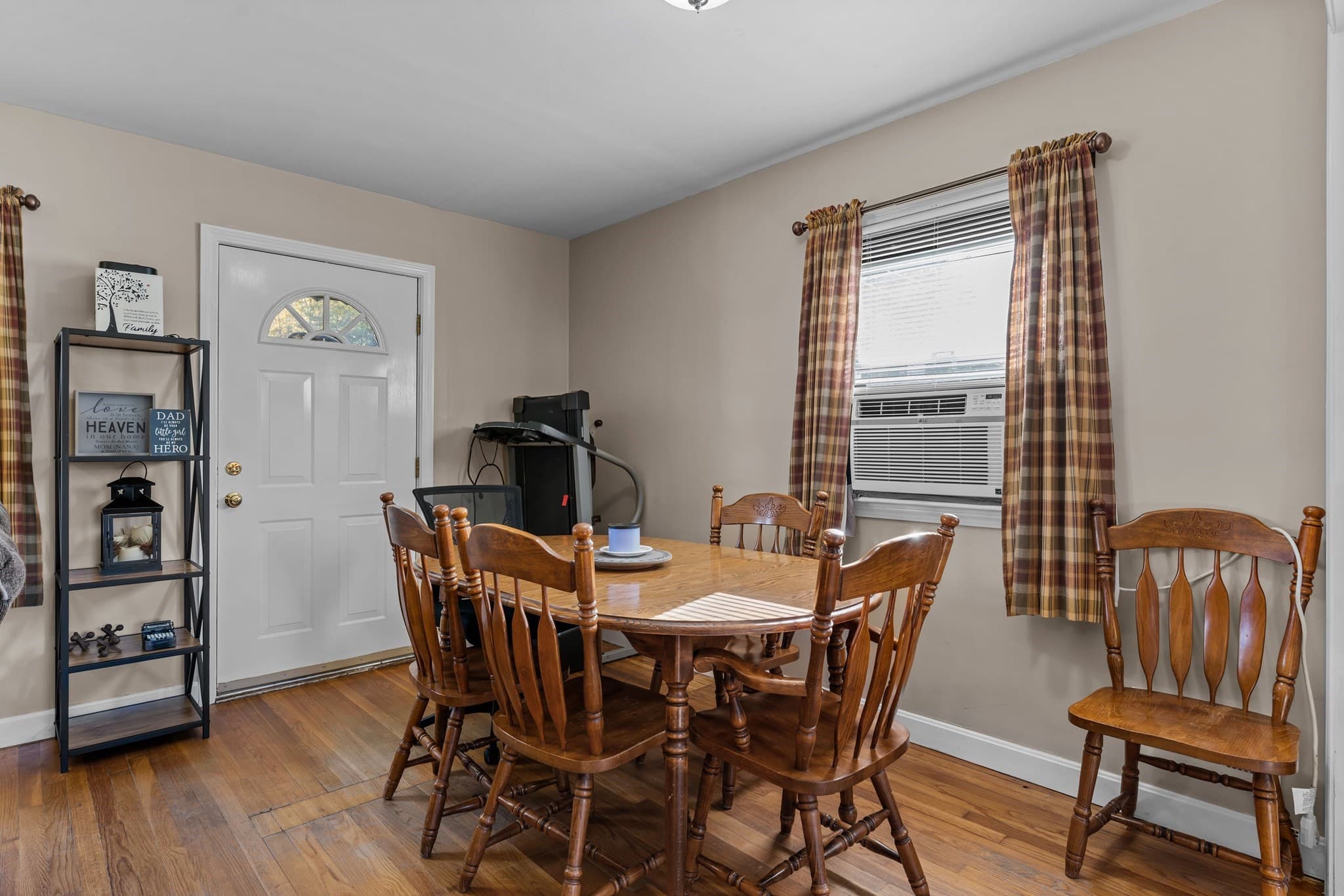 Single Family Residence at 216 S St E, Raynham MA 02767, photo 9 of 26