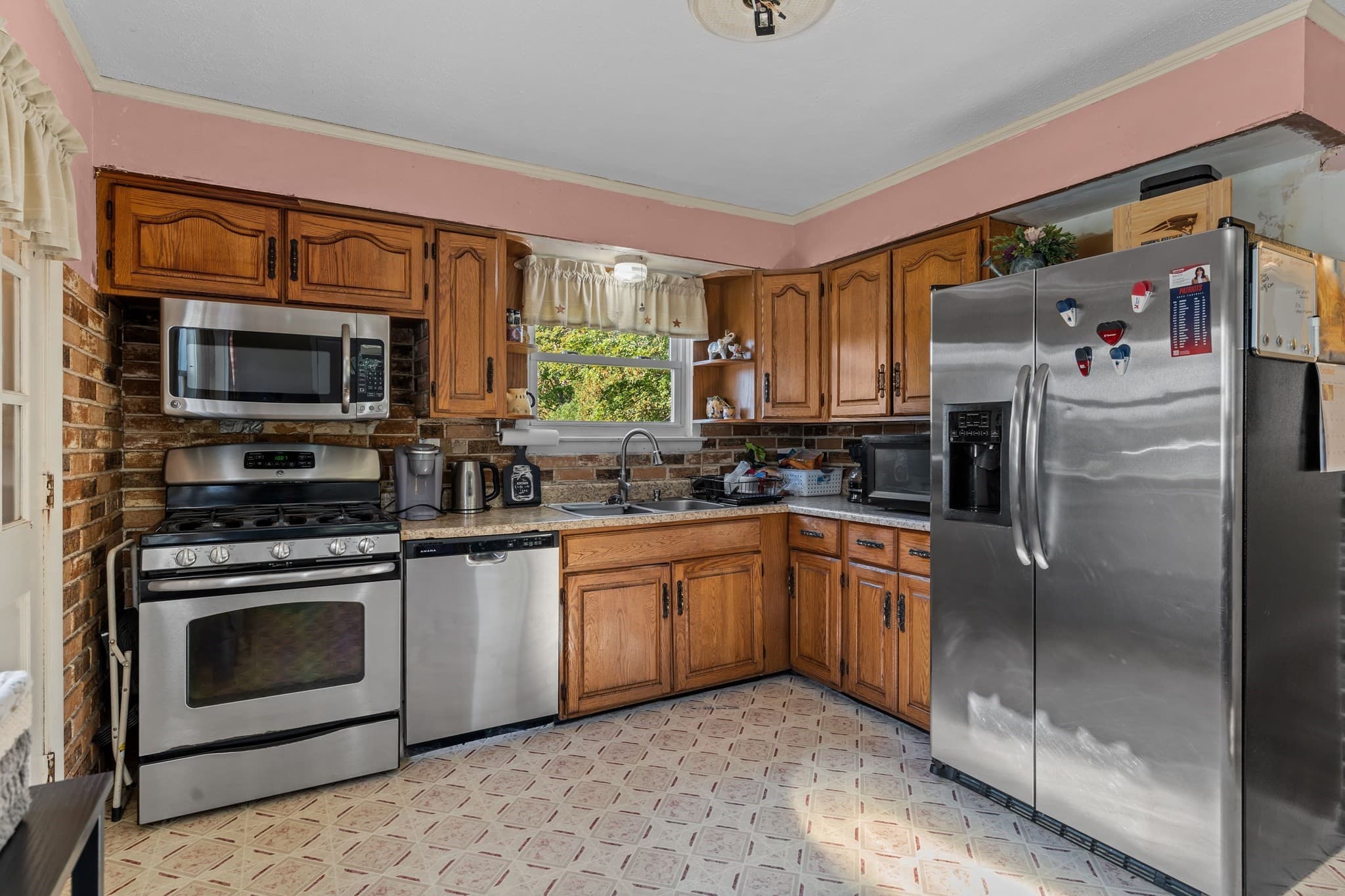Single Family Residence at 216 S St E, Raynham MA 02767, photo 11 of 26
