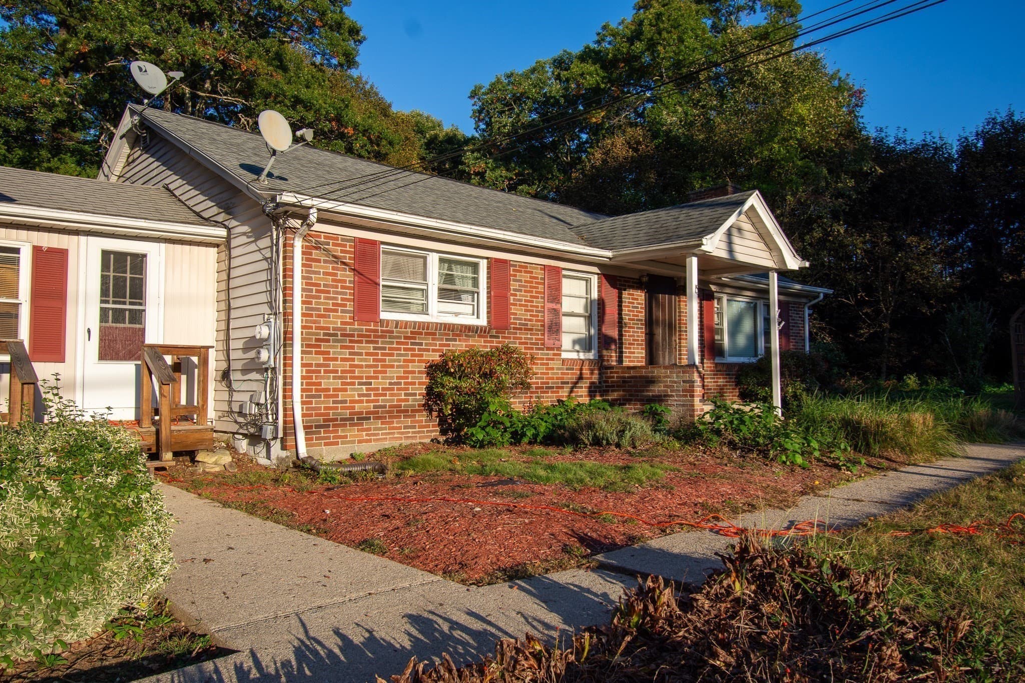 Single Family Residence at 92 Worcester Rd, Webster MA 01657, photo 2 of 26