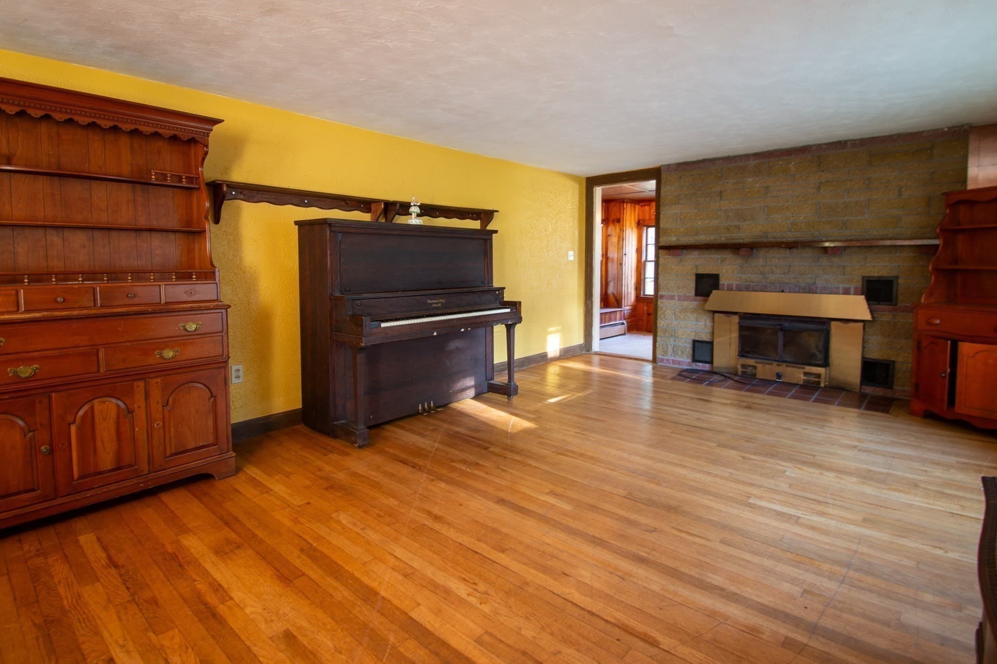 Single Family Residence at 92 Worcester Rd, Webster MA 01657, photo 7 of 26