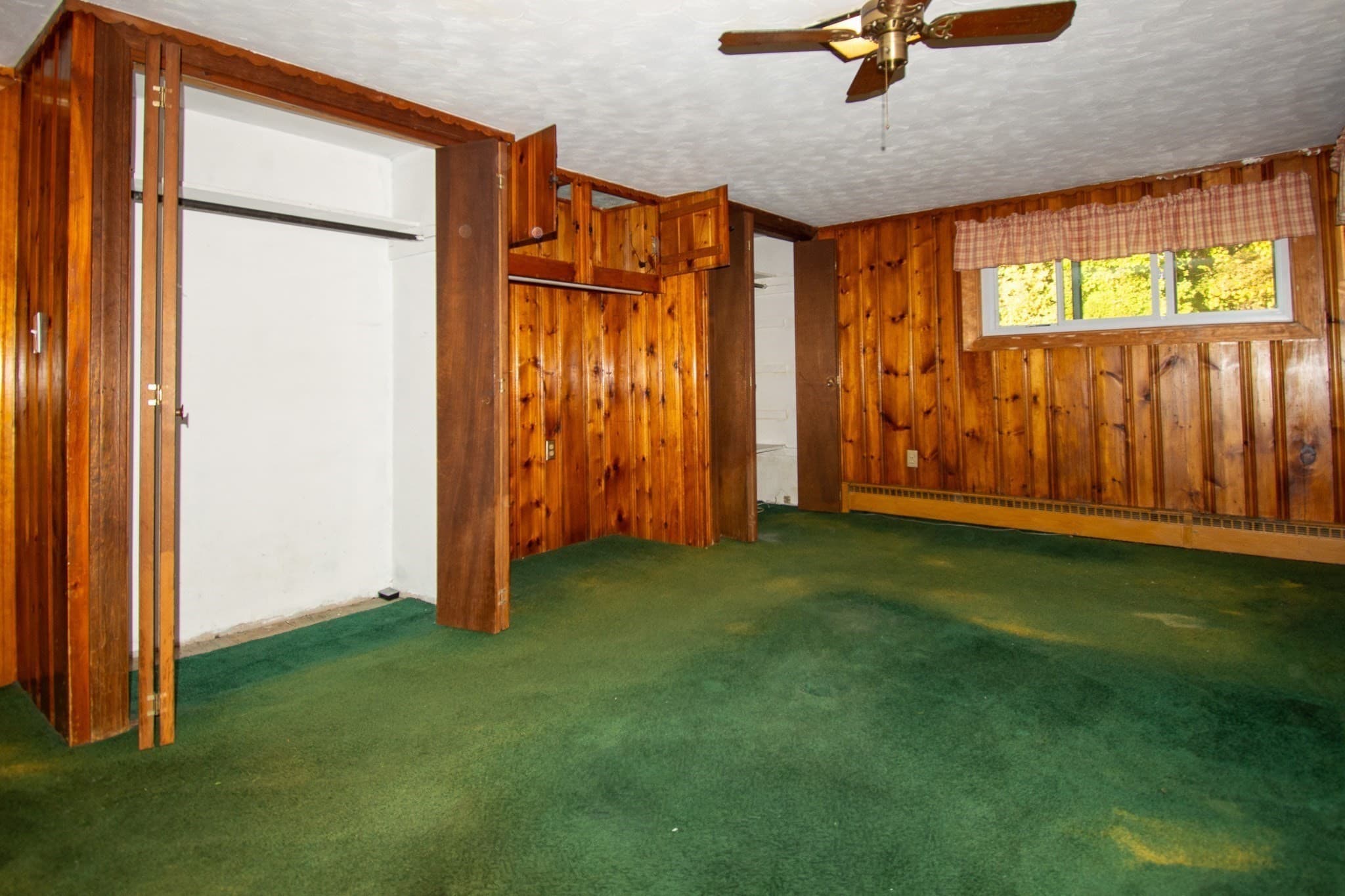 Single Family Residence at 92 Worcester Rd, Webster MA 01657, photo 10 of 26