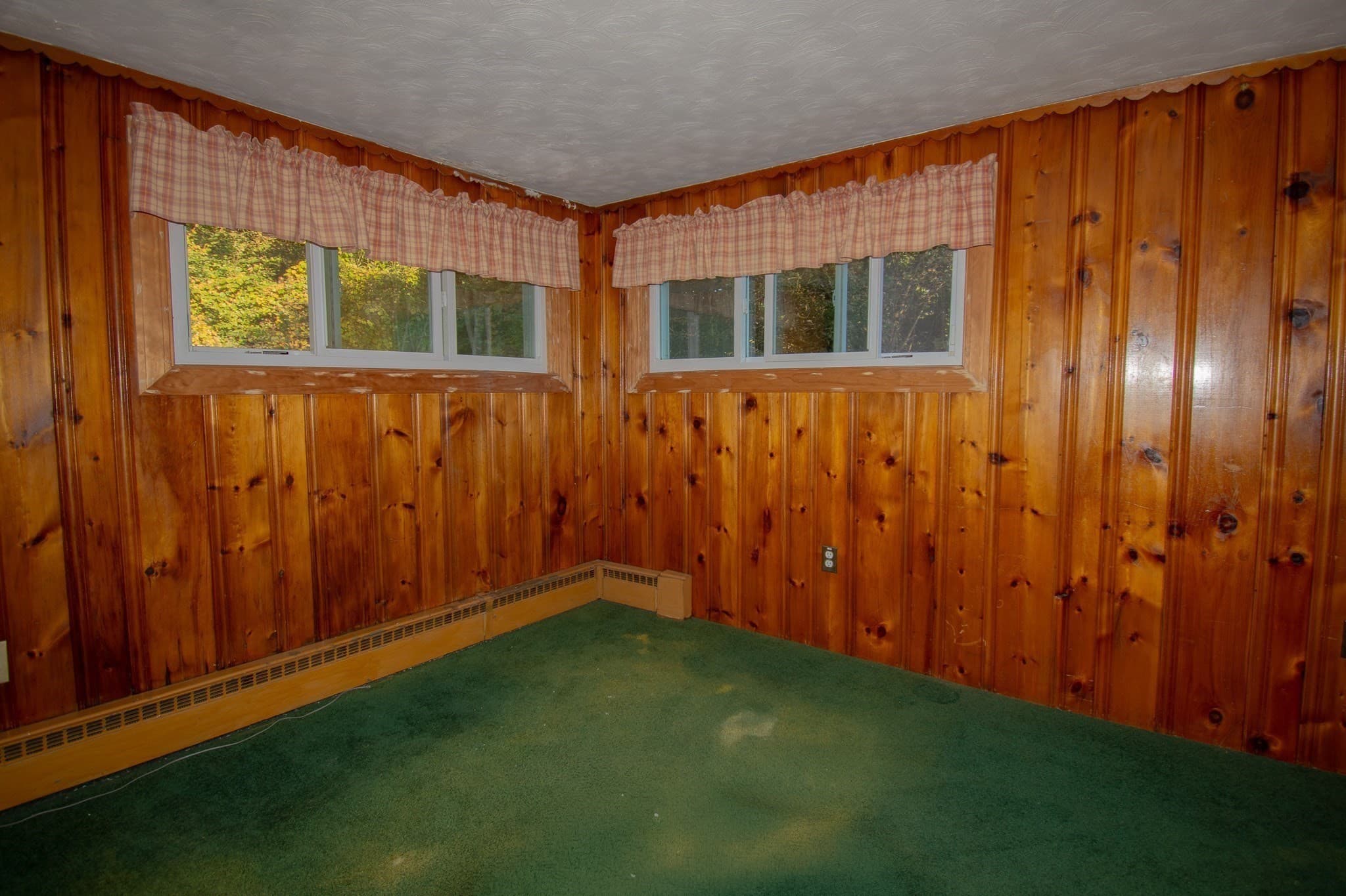 Single Family Residence at 92 Worcester Rd, Webster MA 01657, photo 11 of 26