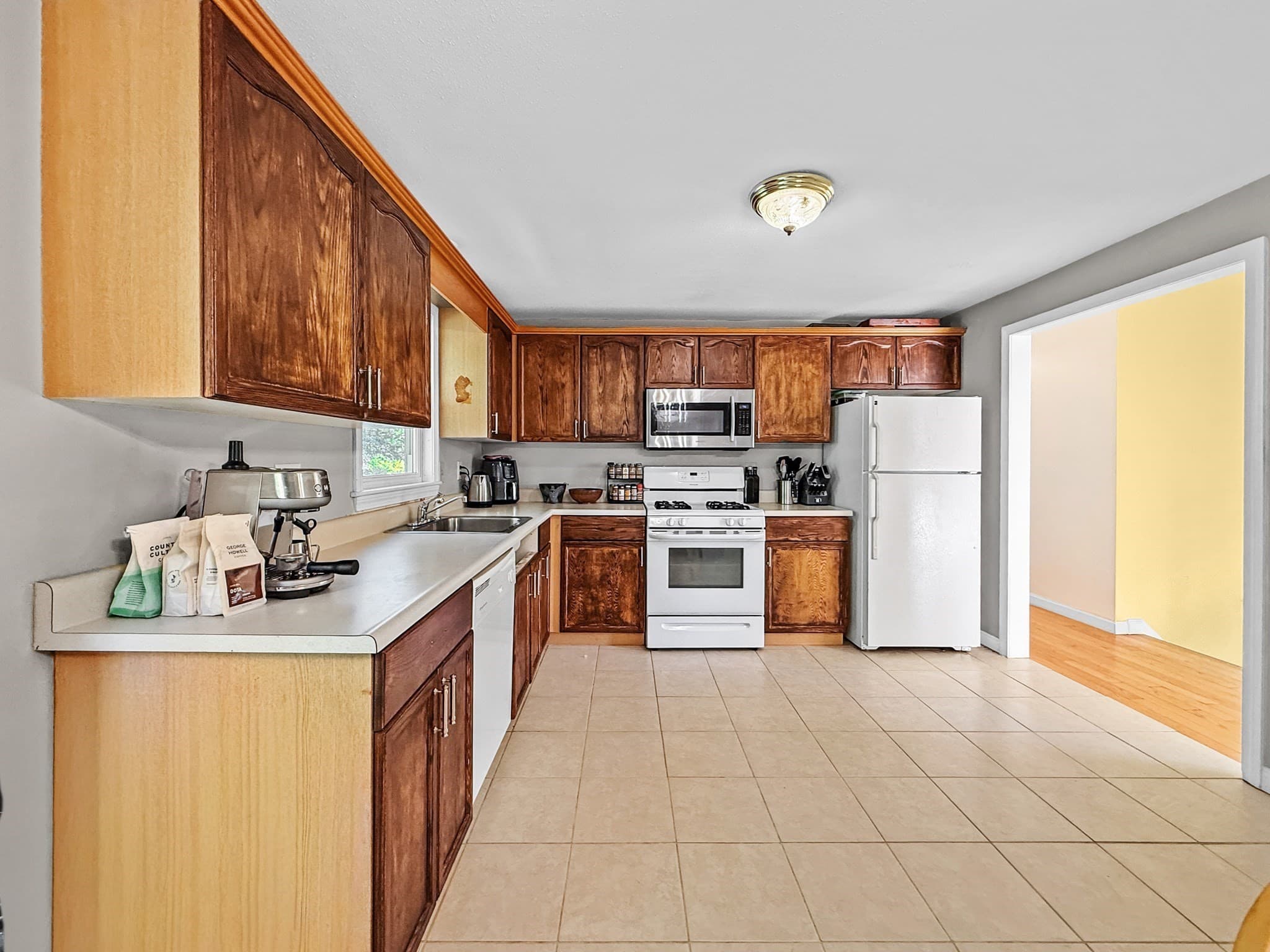 Single Family Residence at 23 Iona Ave, Dracut MA 01826, photo 9 of 42