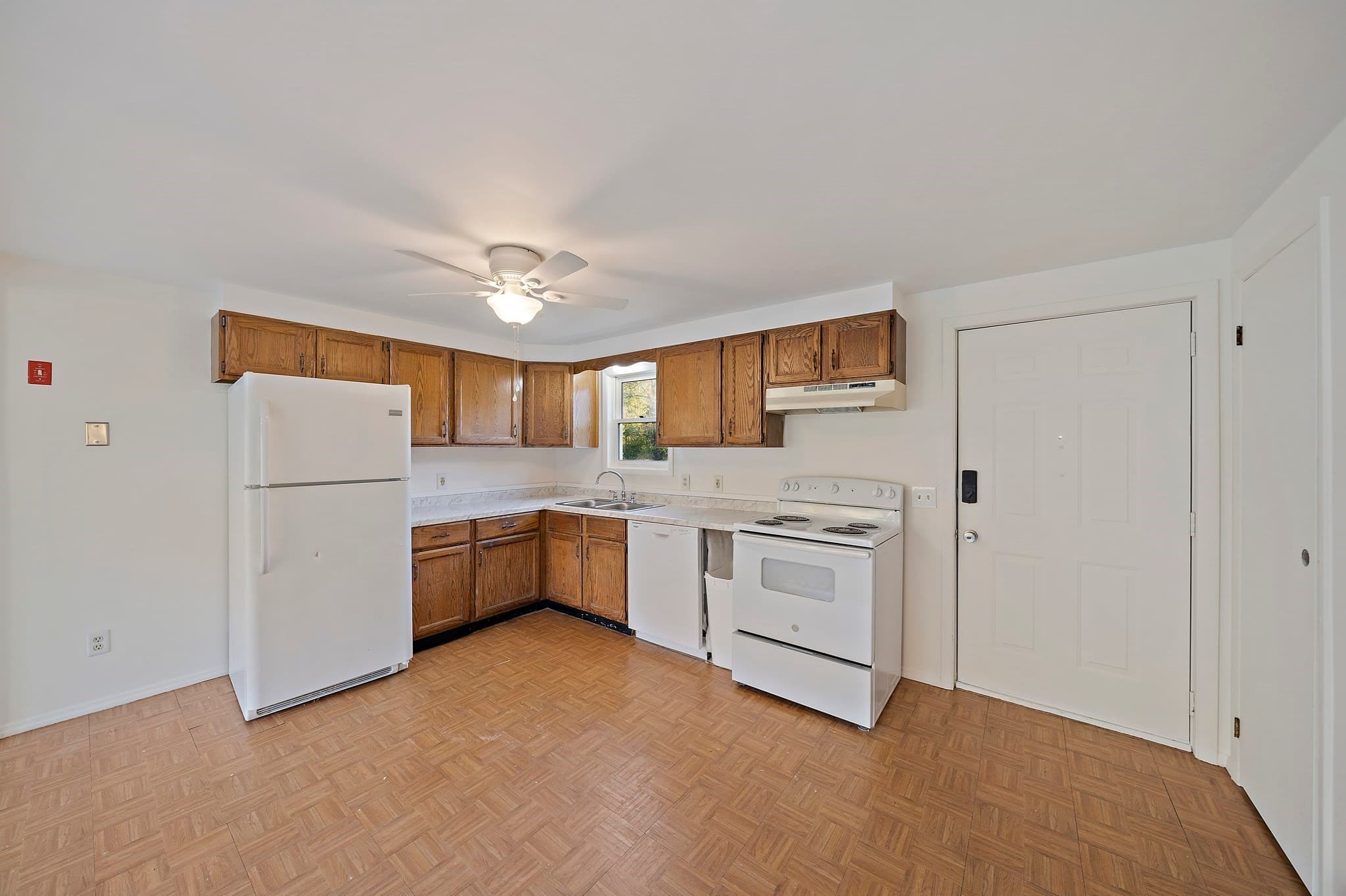 Single Family Residence at 91 Cedar, Middleboro MA 02344, photo 4 of 33