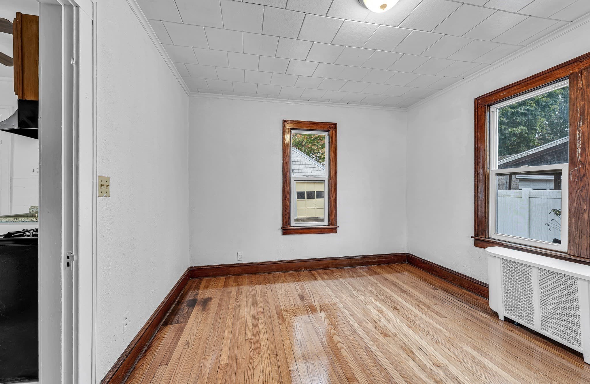 Single Family Residence at 73 Santa Barbara St, Springfield MA 01104, photo 9 of 41