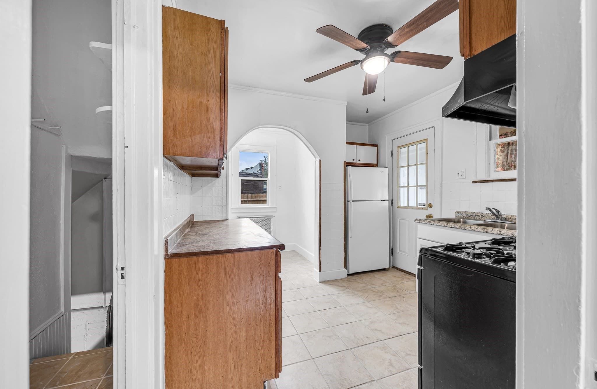 Single Family Residence at 73 Santa Barbara St, Springfield MA 01104, photo 11 of 41