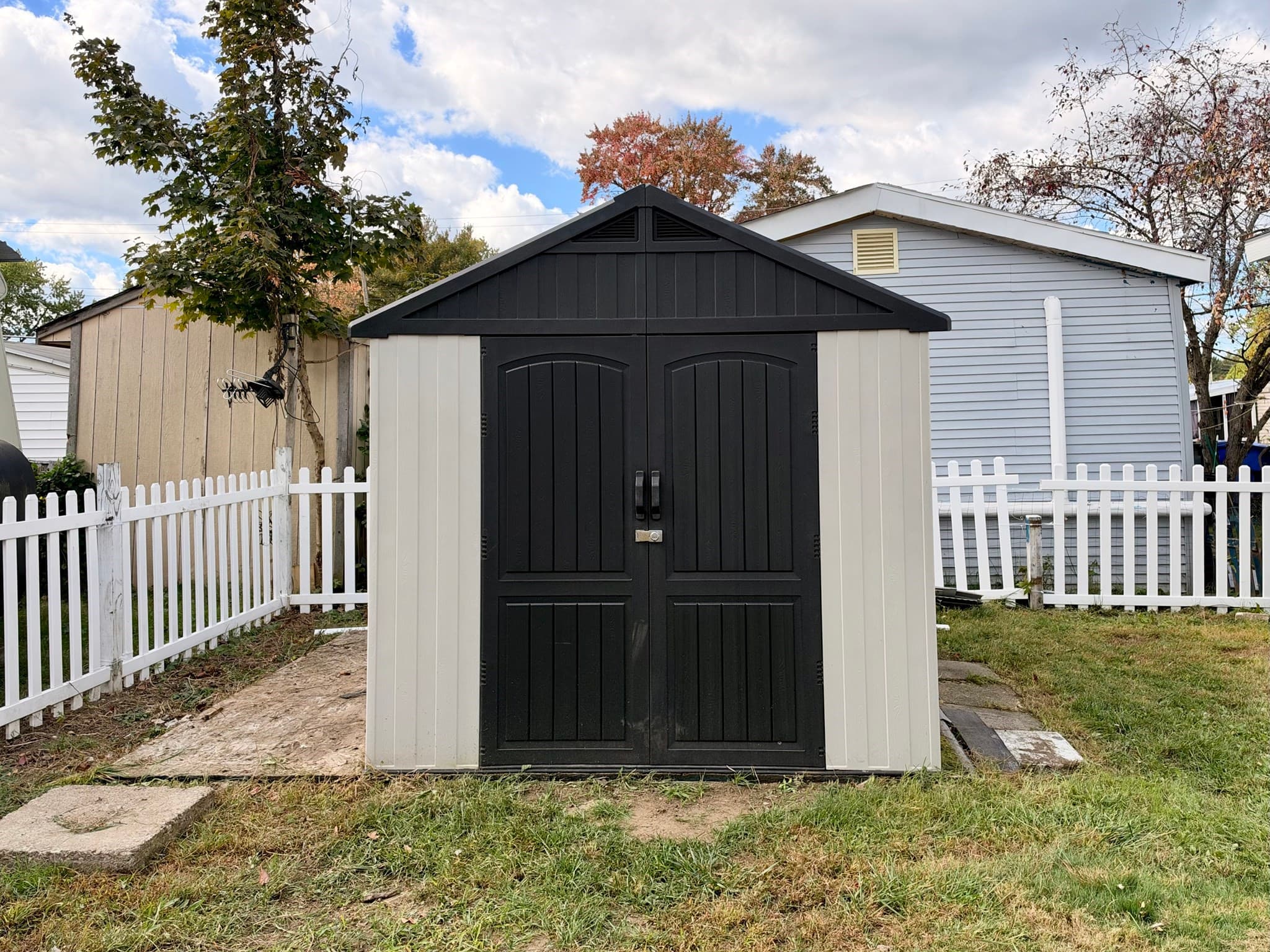 Mobile Home at 16 Pioneer Way, Springfield MA 01119, photo 11 of 12