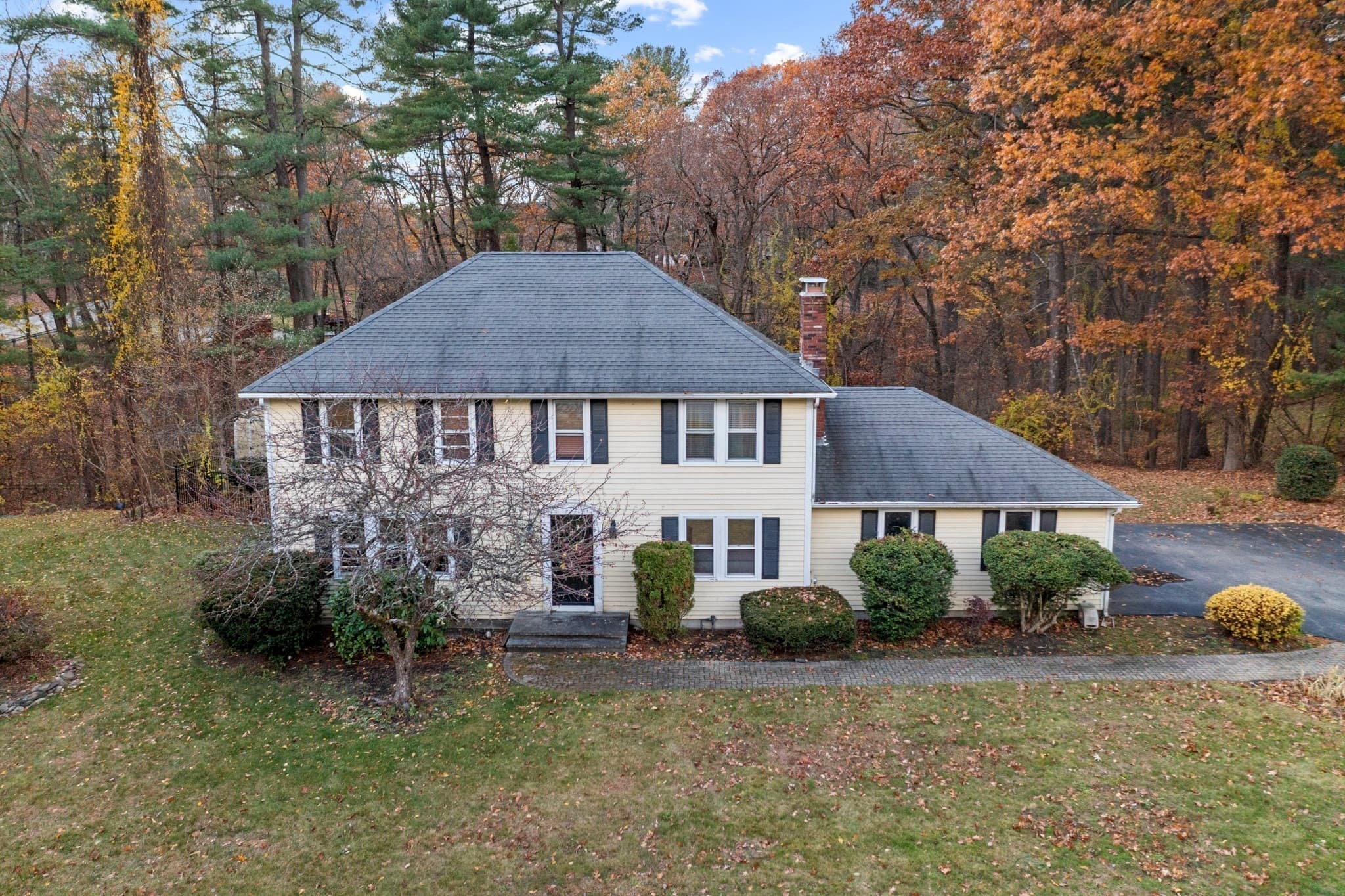Single Family Residence at 5 Knob Cone Drive, Boylston MA 01505, photo 3 of 34