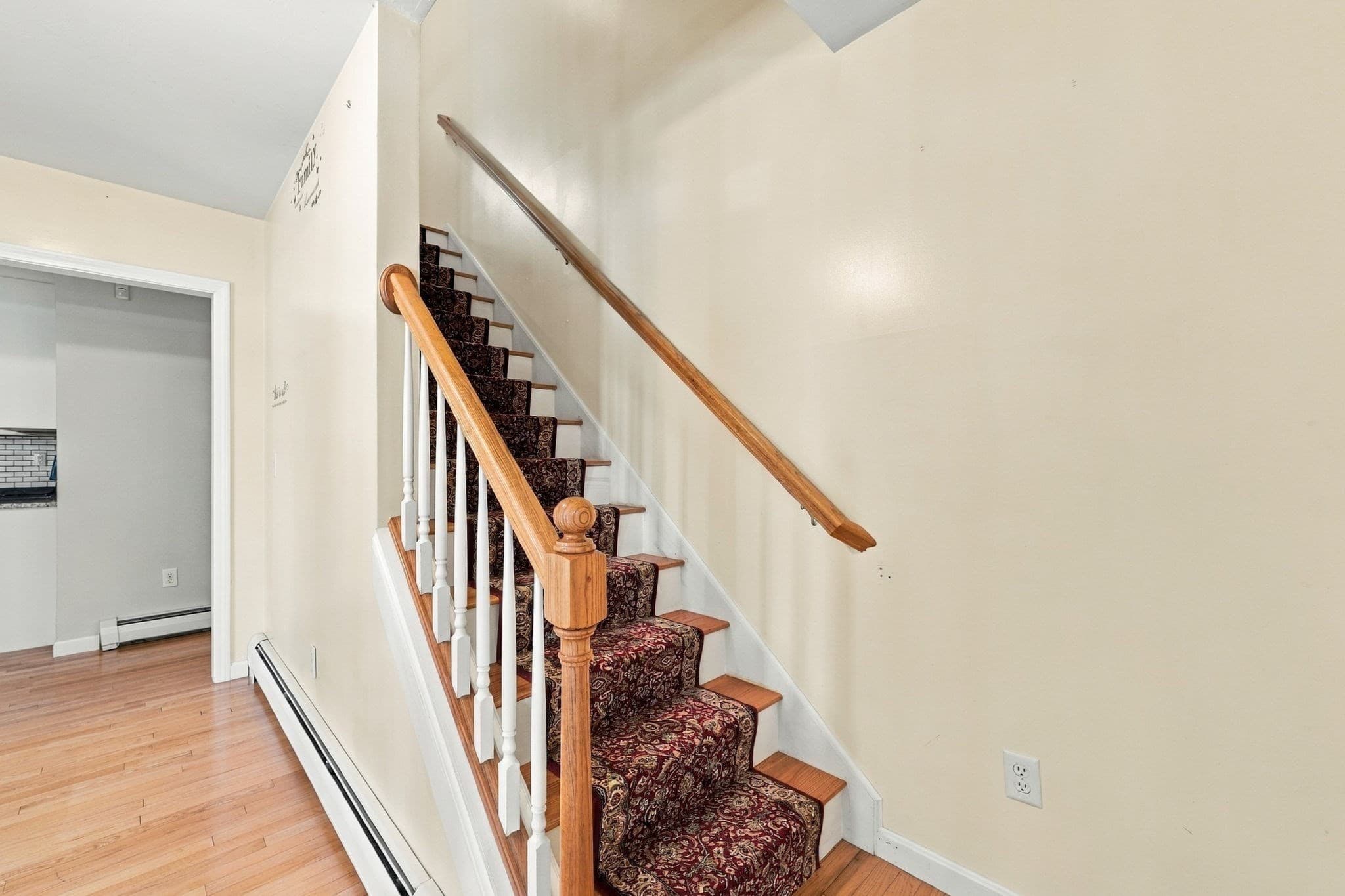 Single Family Residence at 28 Erin Ct, New Bedford MA 02745, photo 17 of 35