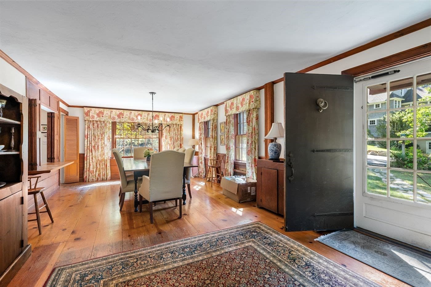 Single Family Residence at 23 Eaglehead Rd, Manchester MA 01944, photo 12 of 40