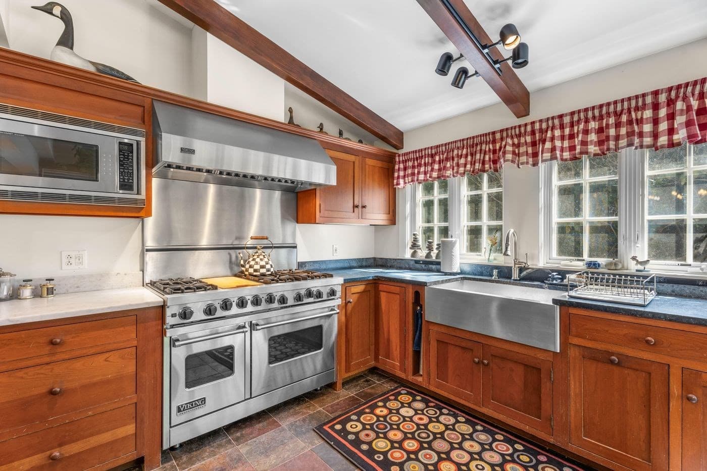 Single Family Residence at 23 Eaglehead Rd, Manchester MA 01944, photo 10 of 40