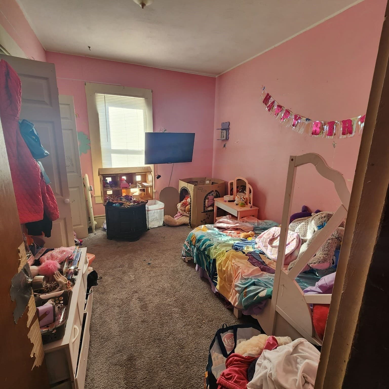 2 Family - 2 Units Up/Down at 133 Hampden St, Chicopee MA 01013, photo 16 of 32
