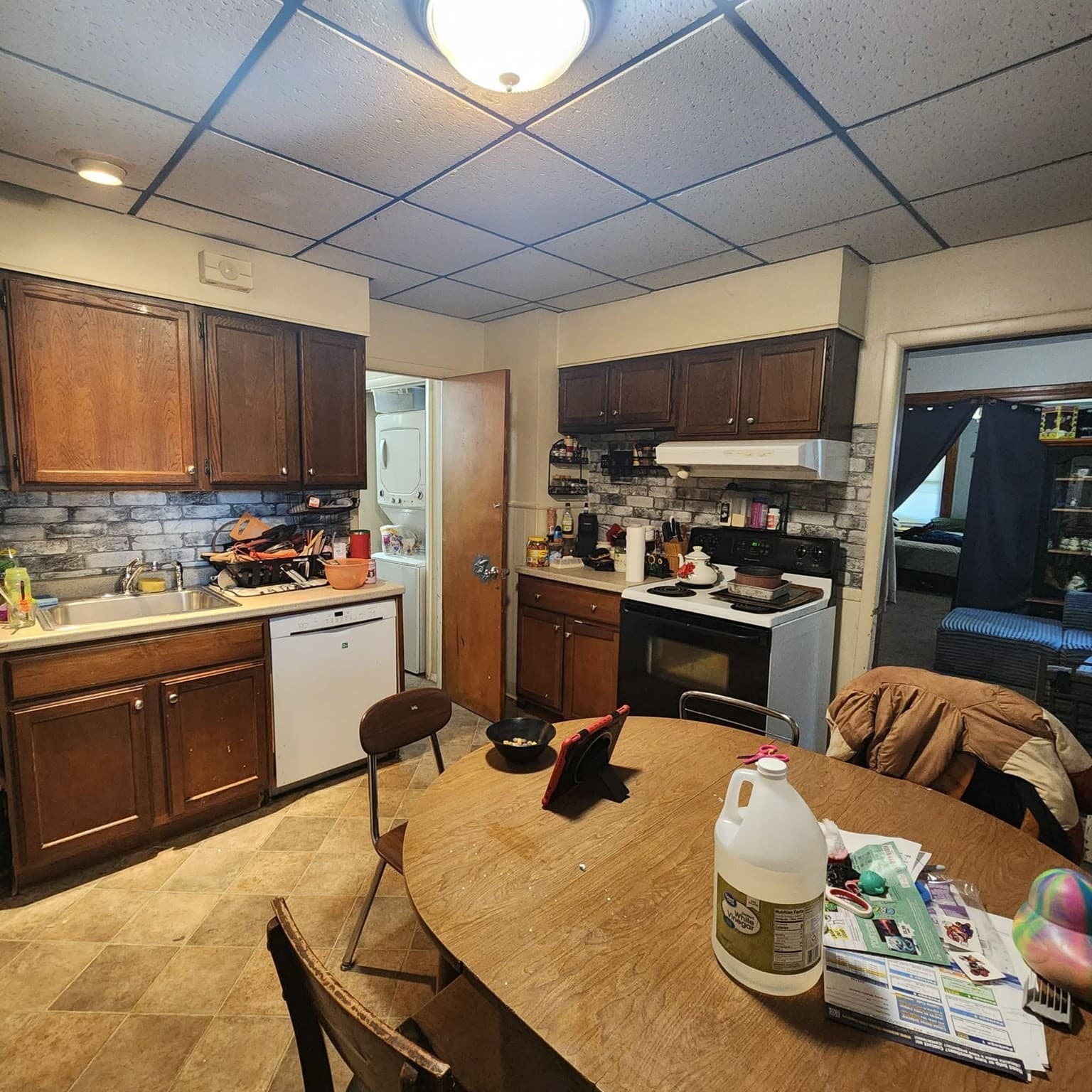 2 Family - 2 Units Up/Down at 133 Hampden St, Chicopee MA 01013, photo 10 of 32