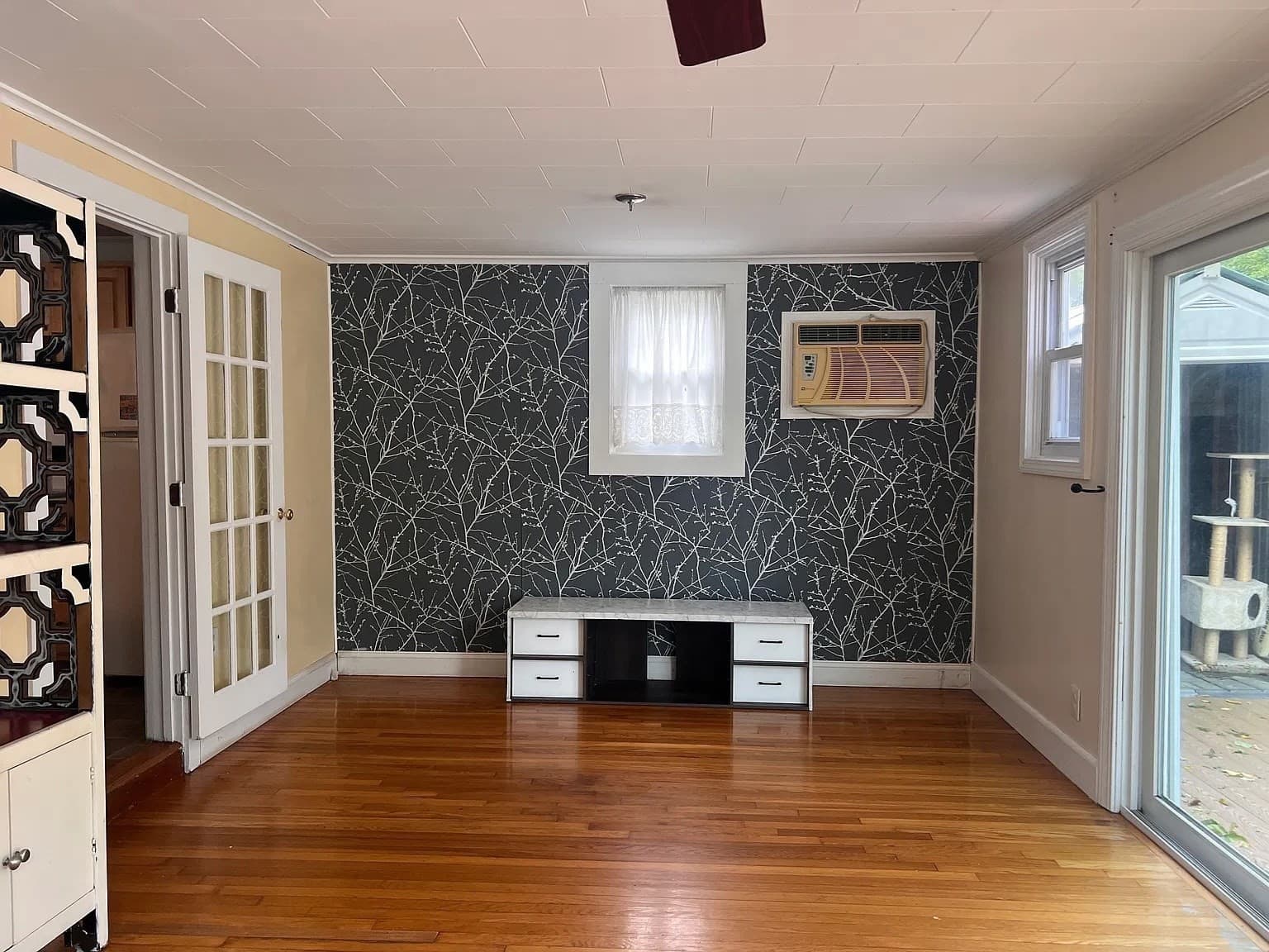 Single Family Residence at 26 Riverview Cir, Wayland MA 01778, photo 5 of 13