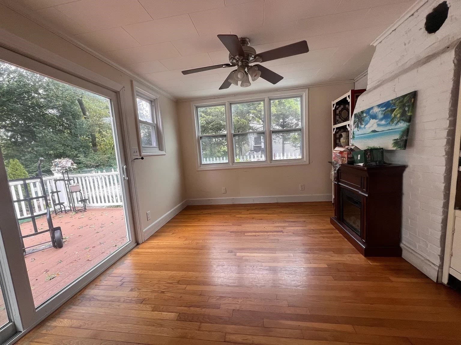 Single Family Residence at 26 Riverview Cir, Wayland MA 01778, photo 4 of 13