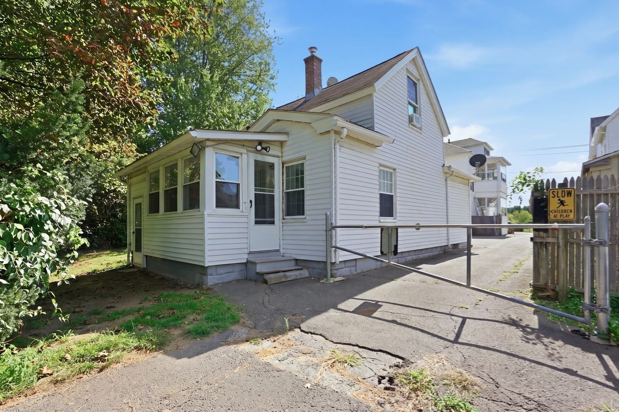 4 Family at 149-151 Hampden St, Chicopee MA 01013, photo 10 of 42