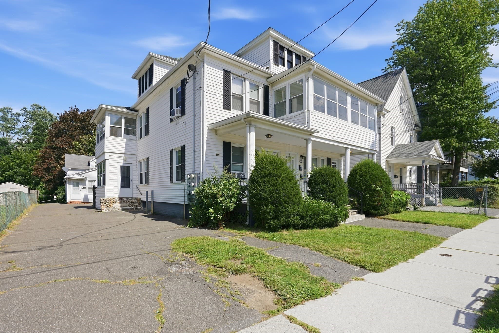 4 Family at 149-151 Hampden St, Chicopee MA 01013, photo 4 of 42