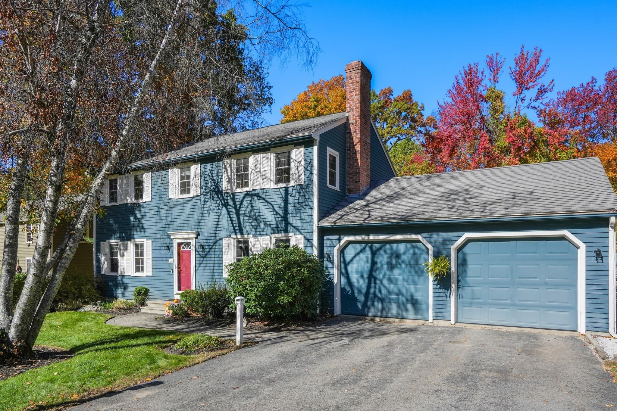 Single Family Residence at 169 Pilgrim Dr, Holden MA 01520, photo 2 of 41