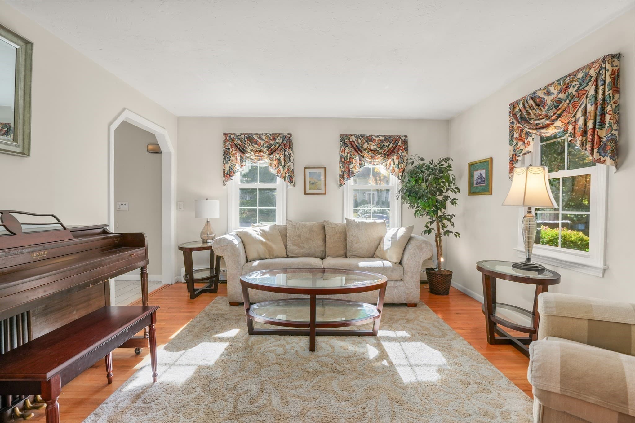 Single Family Residence at 169 Pilgrim Dr, Holden MA 01520, photo 10 of 41