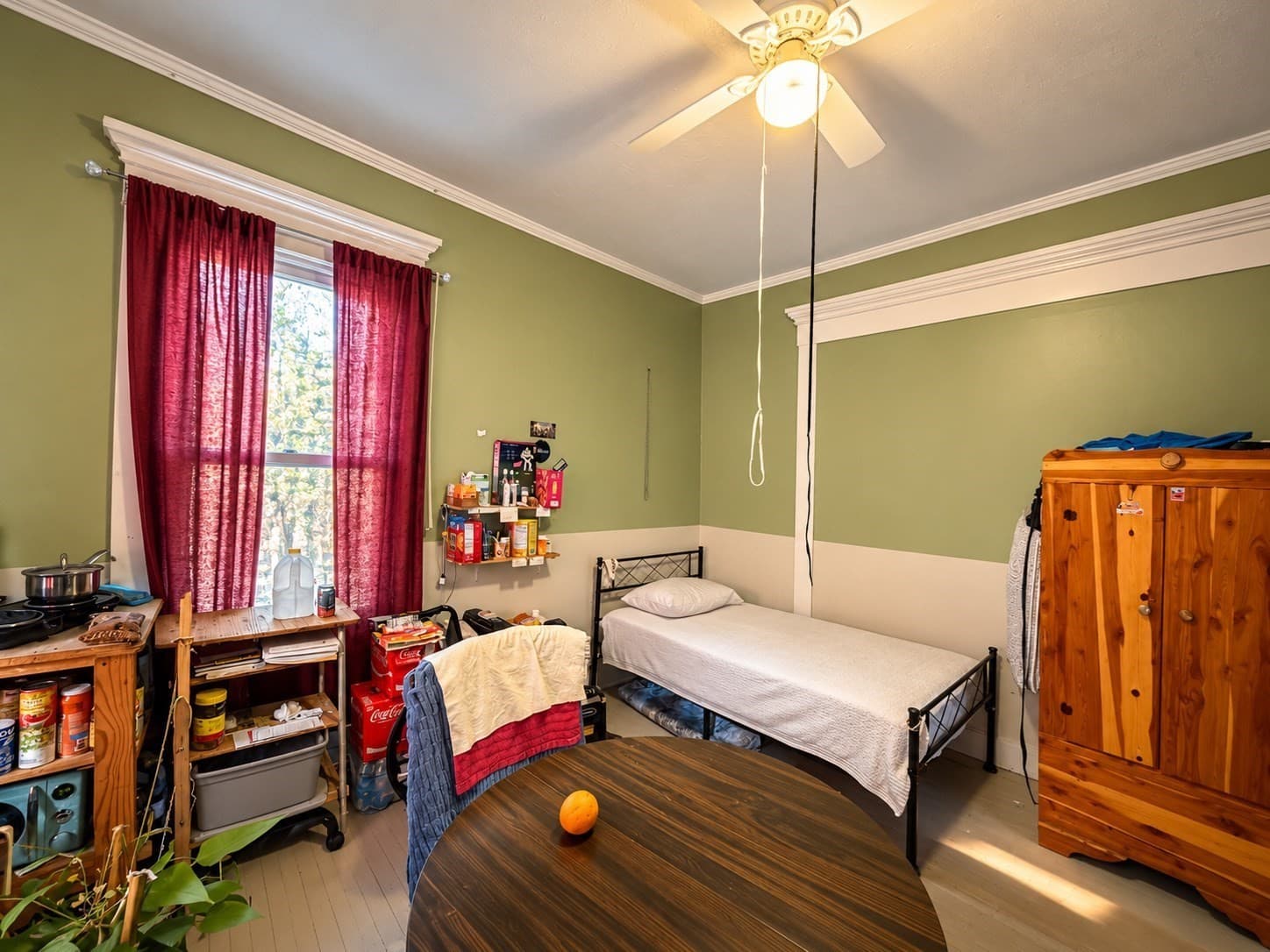5+ Family - Rooming House at 39 Sycamore St, New Bedford MA 02740, photo 5 of 16