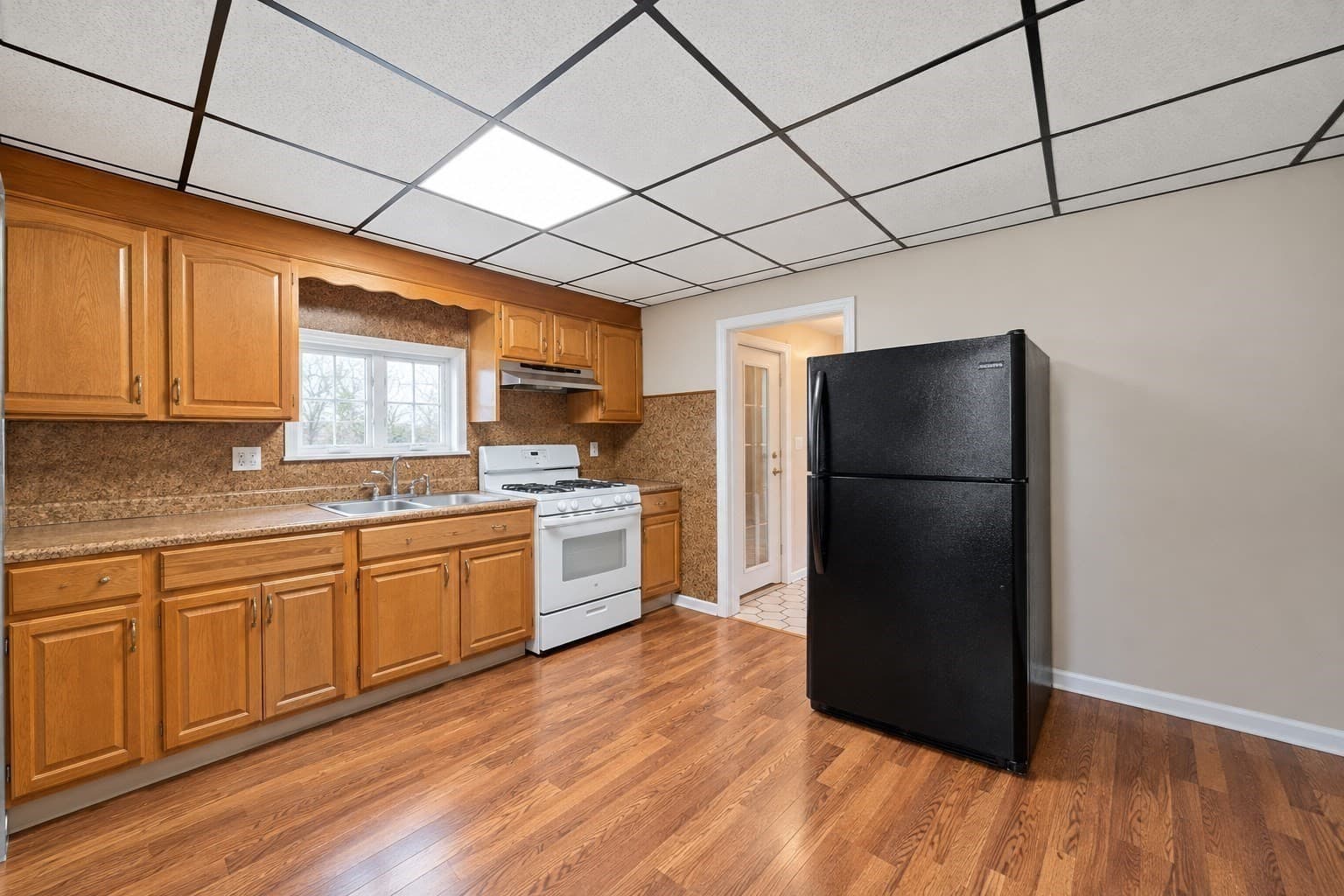 Single Family Residence at 88 Pearl St, Stoughton MA 02072, photo 4 of 23
