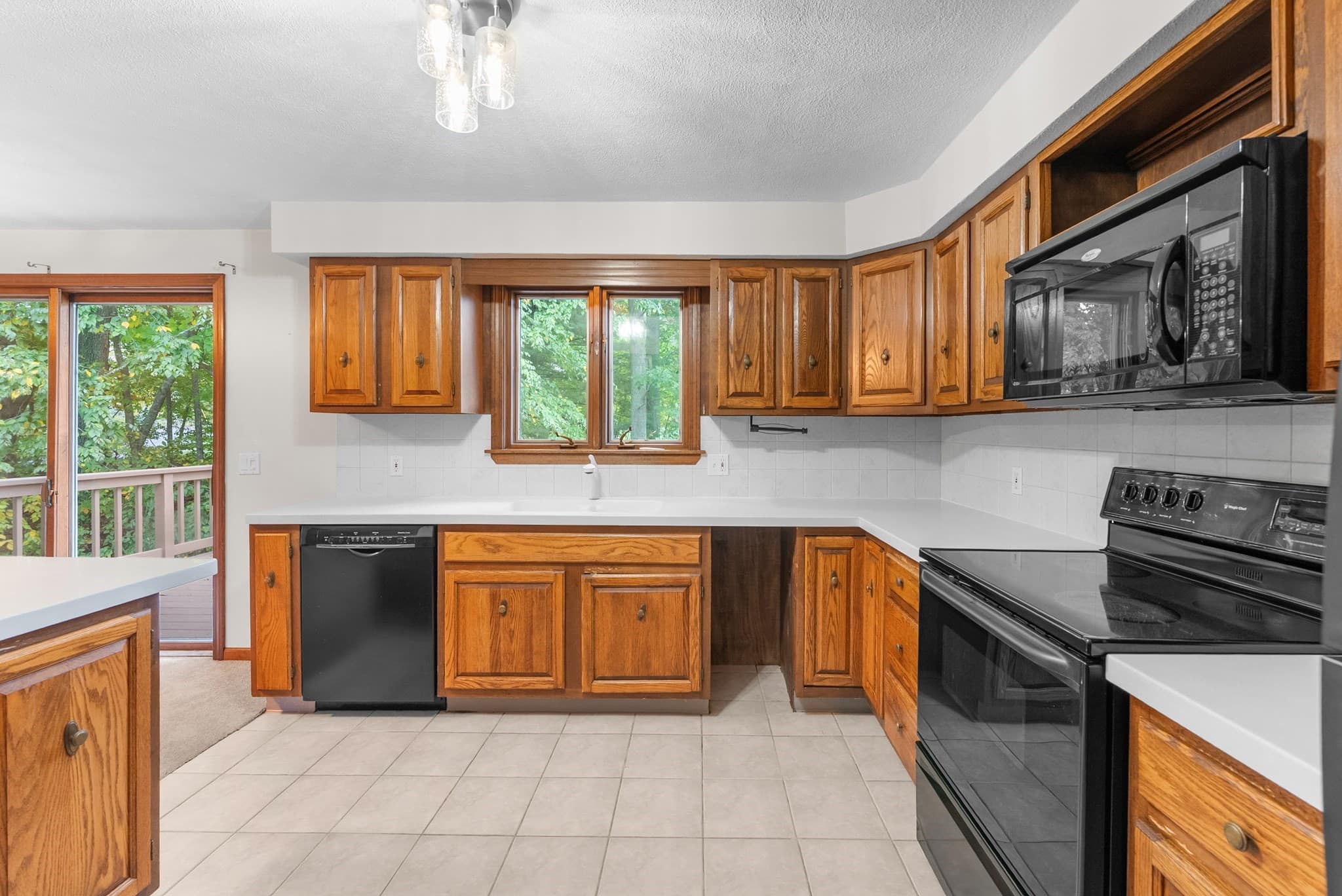 Single Family Residence at 700 County St, Seekonk MA 02771, photo 16 of 42