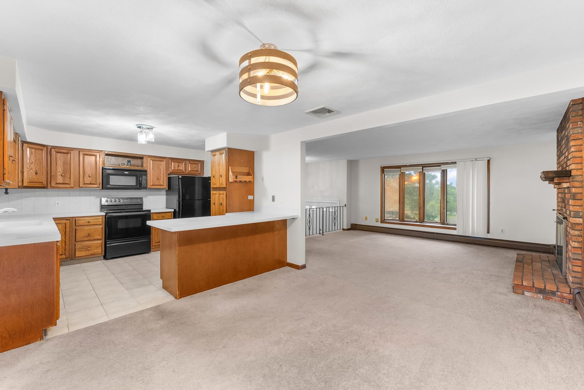 Single Family Residence at 700 County St, Seekonk MA 02771, photo 12 of 42