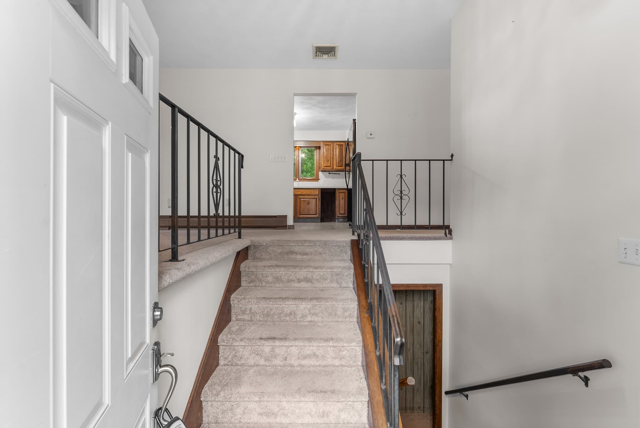 Single Family Residence at 700 County St, Seekonk MA 02771, photo 5 of 42